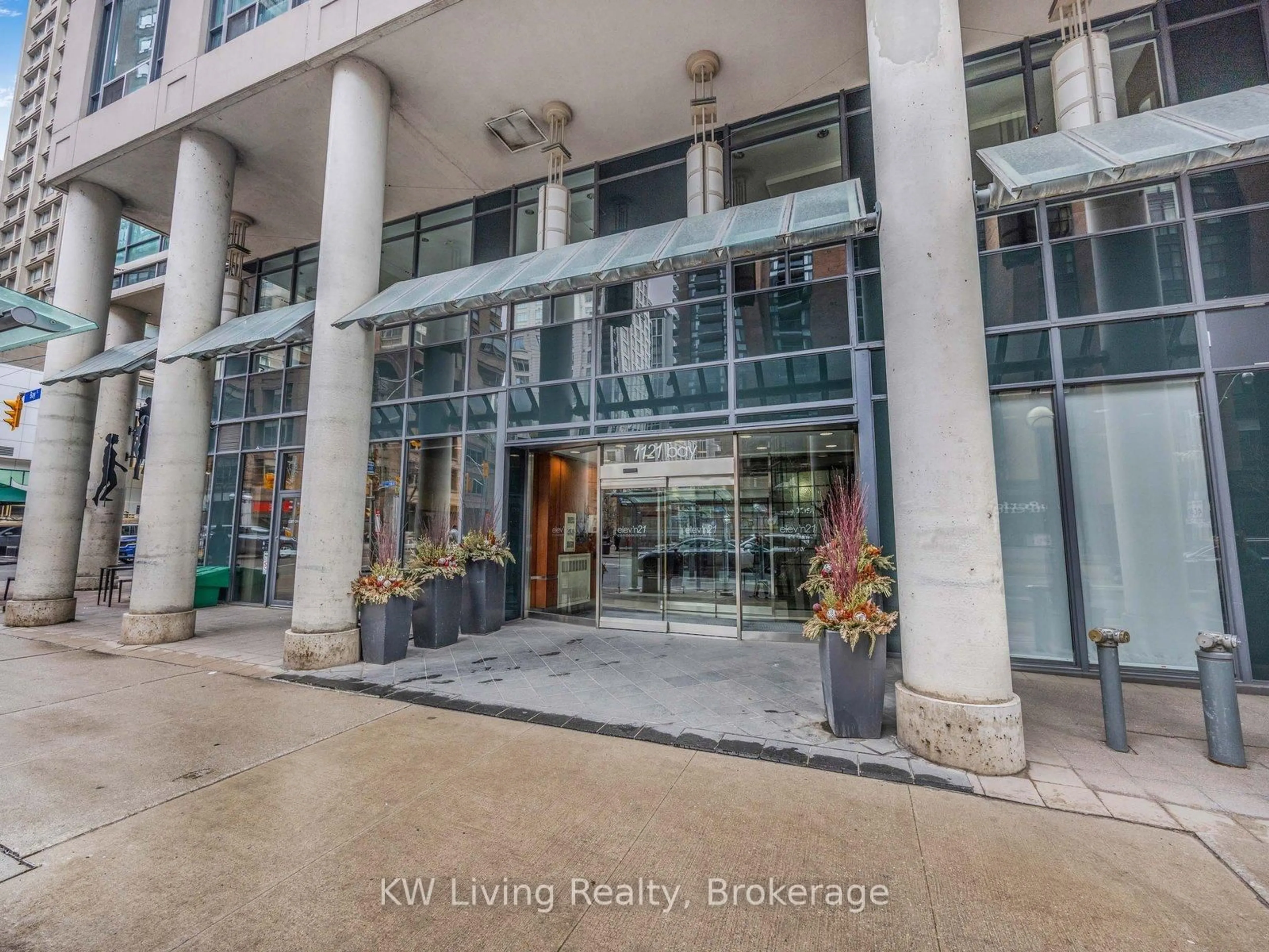 Unknown for 1121 Bay St #1201, Toronto Ontario M5S 3L9