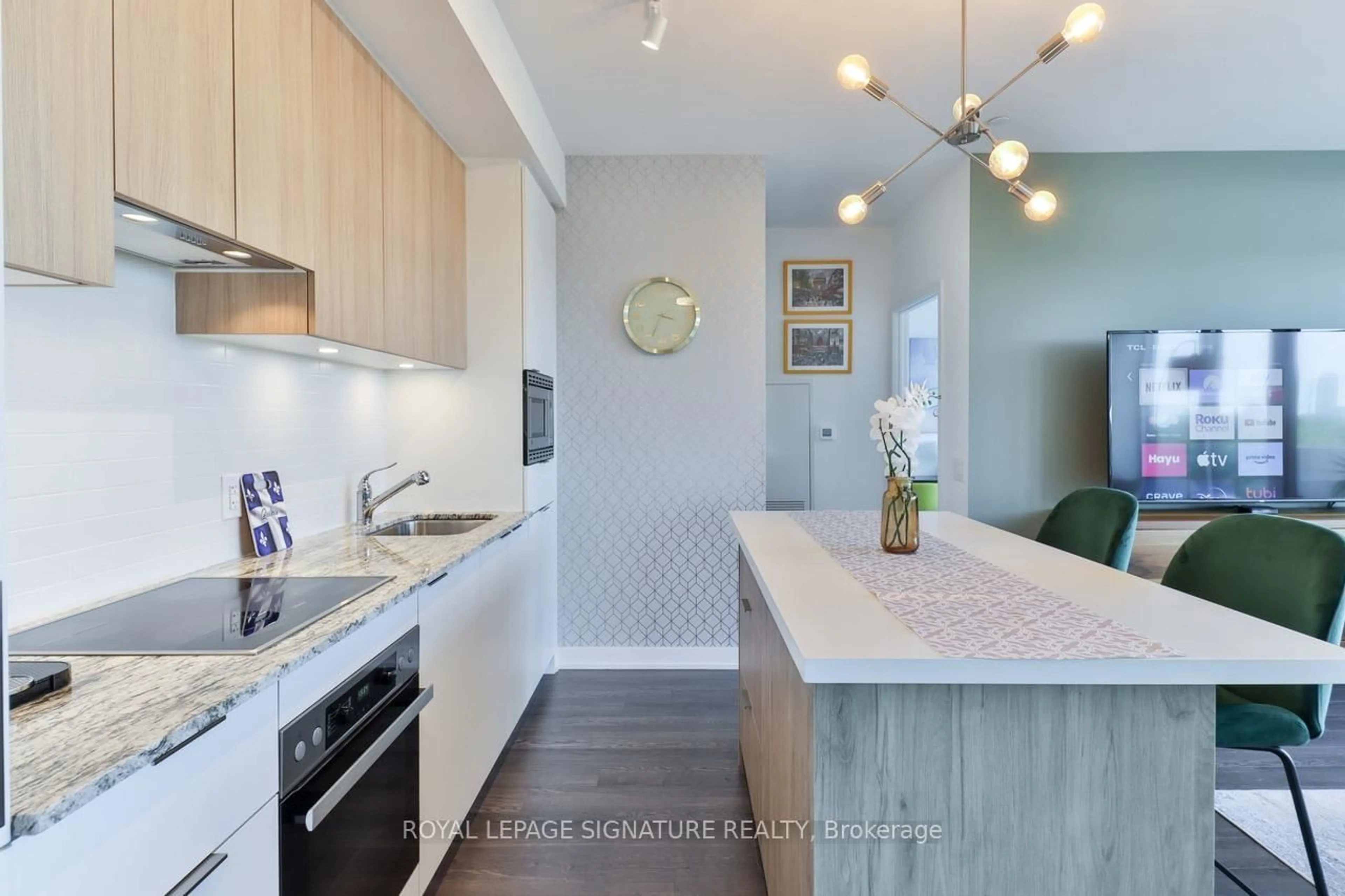 Contemporary kitchen, ceramic/tile floor for 20 O'Neill Rd #626, Toronto Ontario M3C 0R2