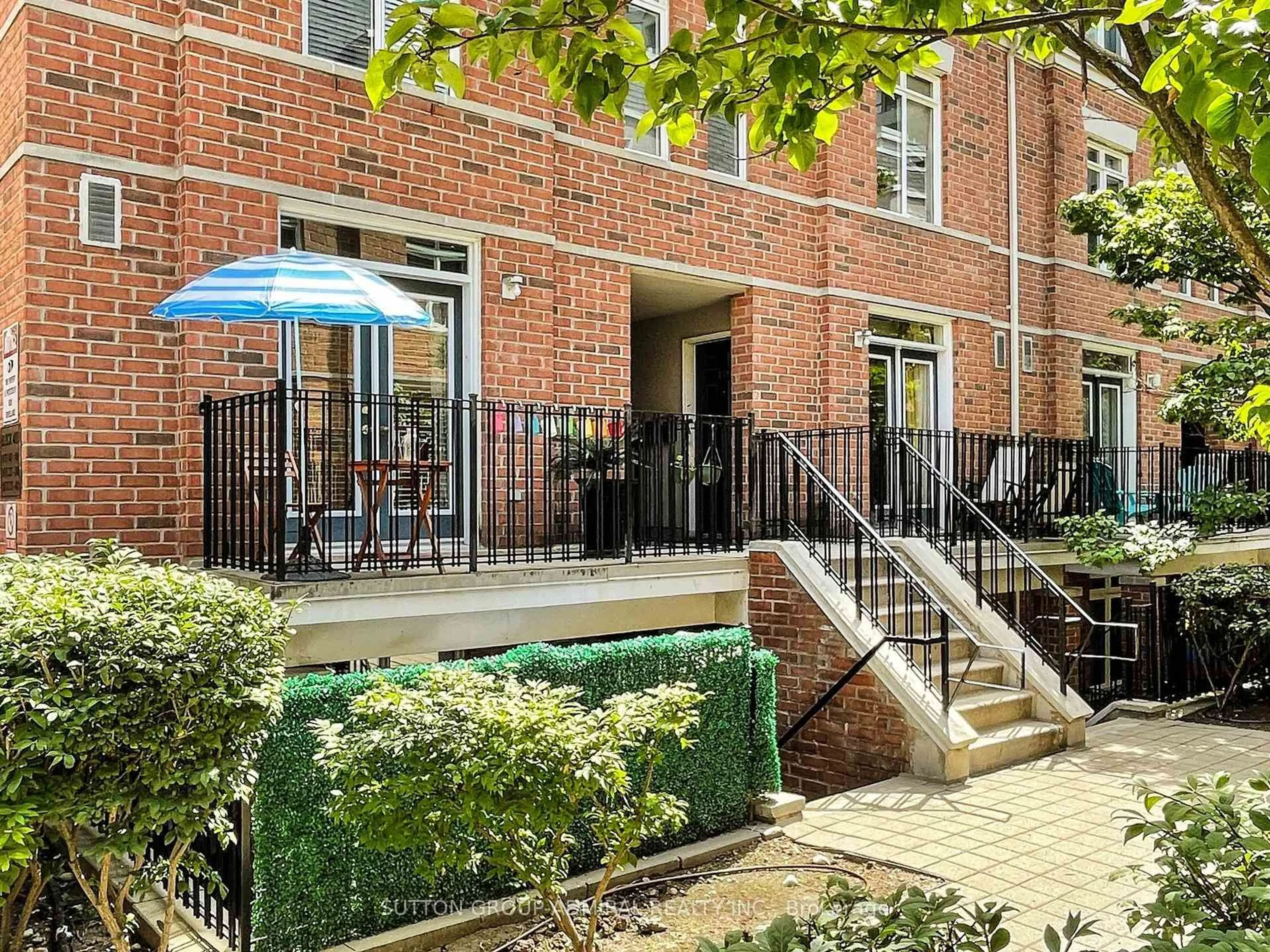 Patio, street for 415 Jarvis St #152, Toronto Ontario M4Y 3C1