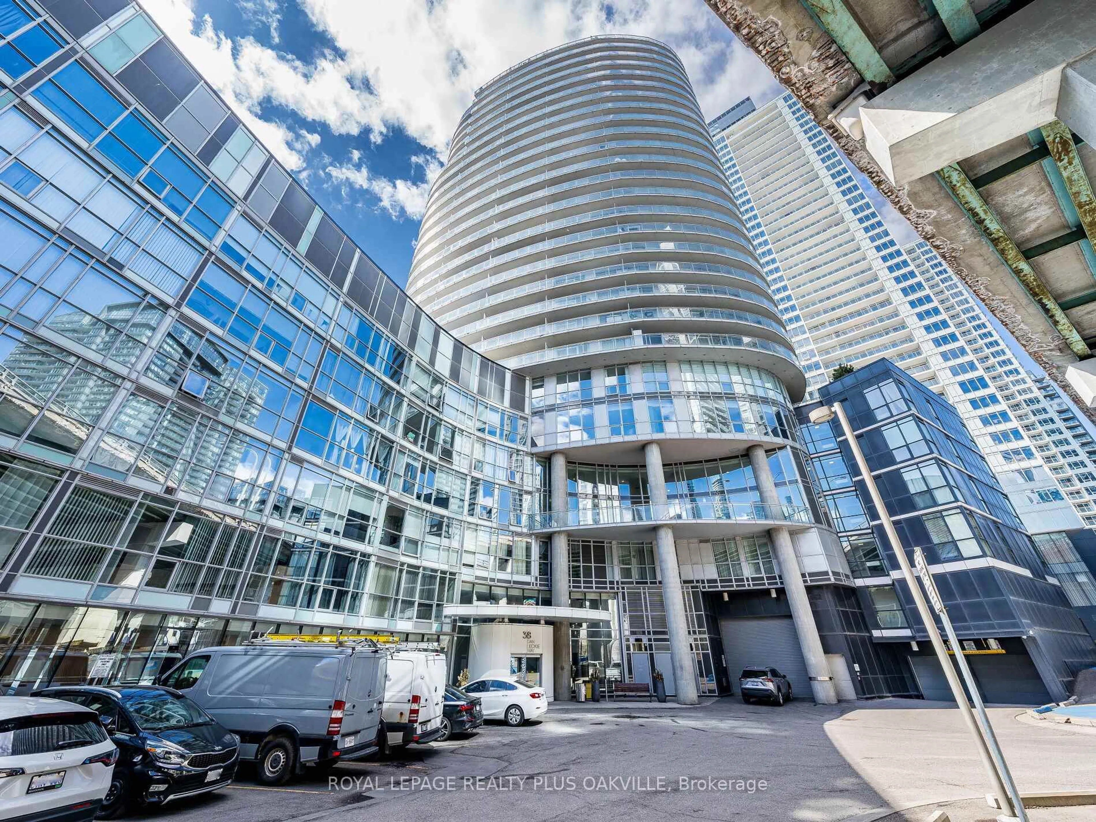 Indoor foyer for 38 Dan Leckie Way #1603, Toronto Ontario M5V 2V6