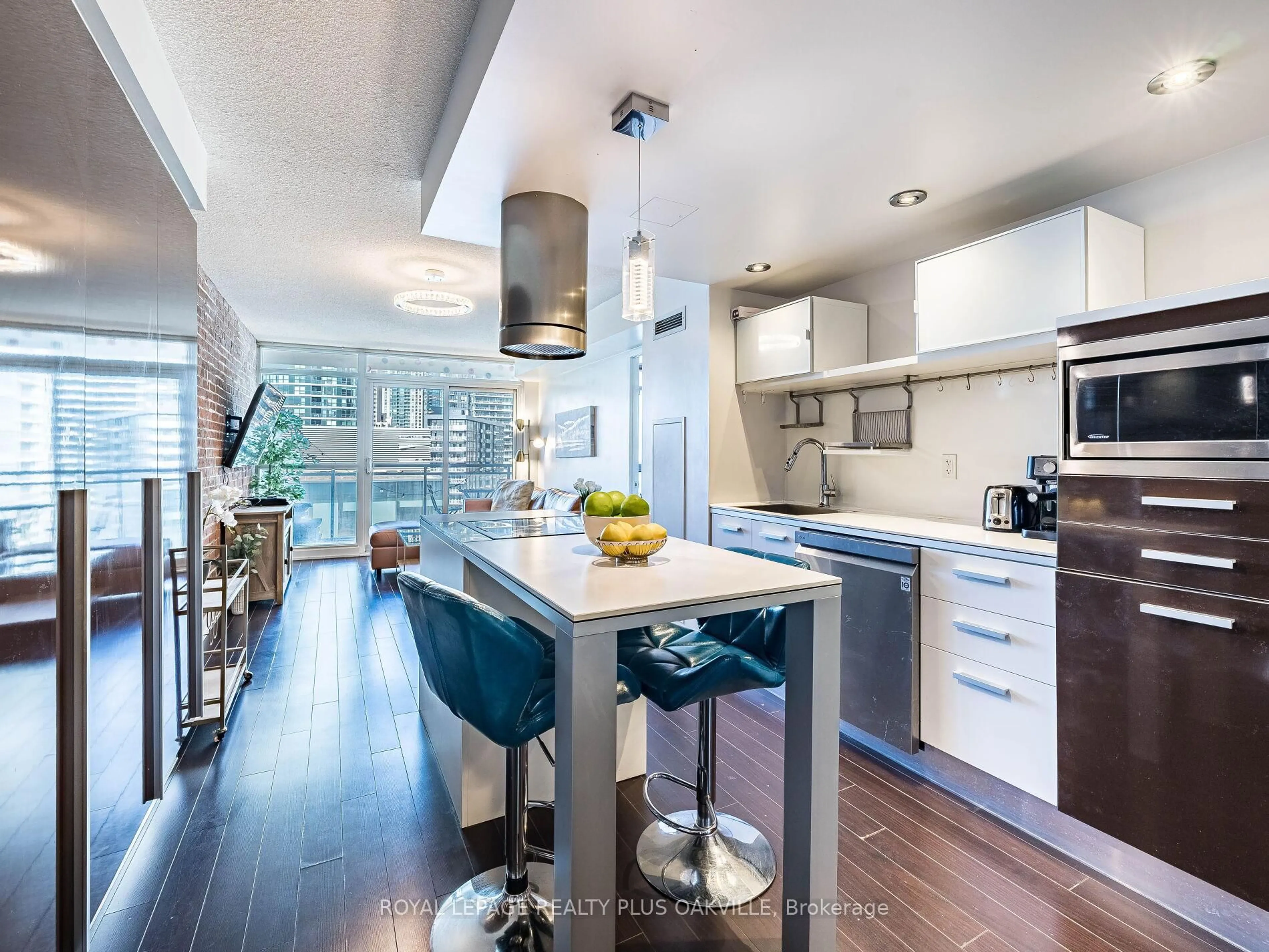 Contemporary kitchen, unknown for 38 Dan Leckie Way #1603, Toronto Ontario M5V 2V6
