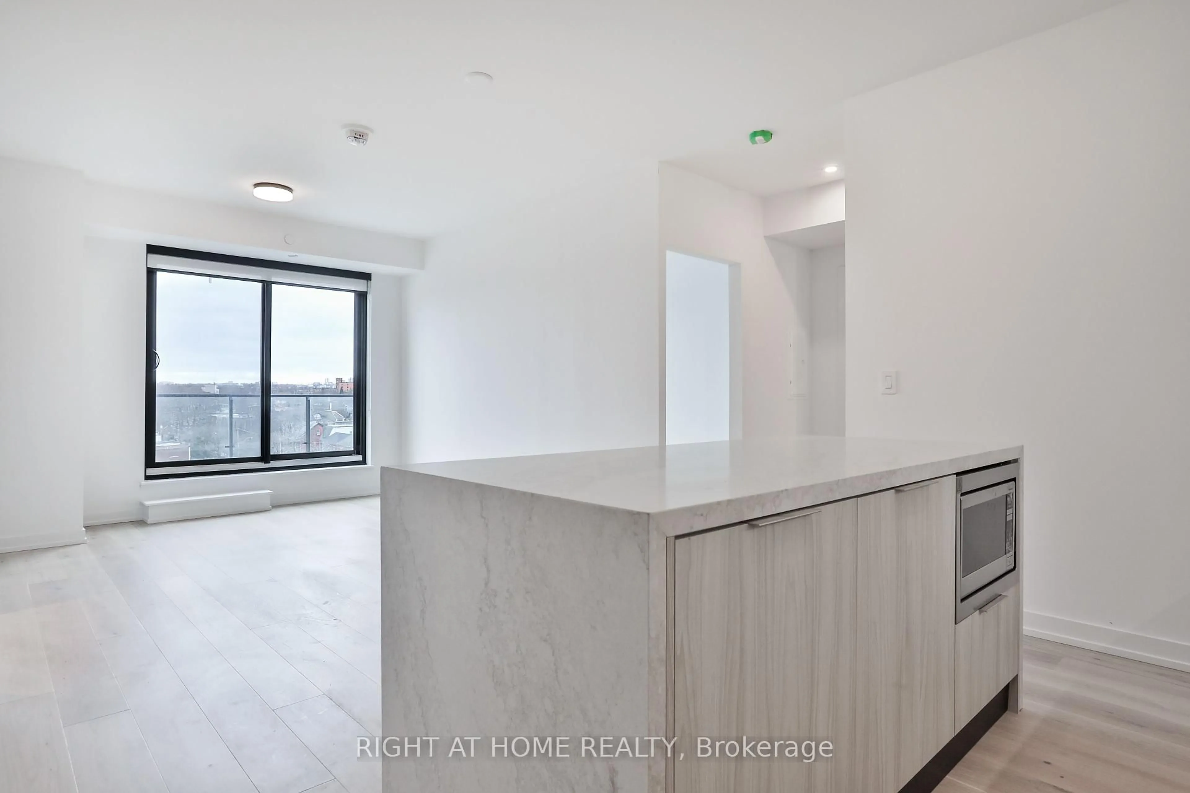 Unknown for 200 SUDBURY St #610, Toronto Ontario M6J 0H1