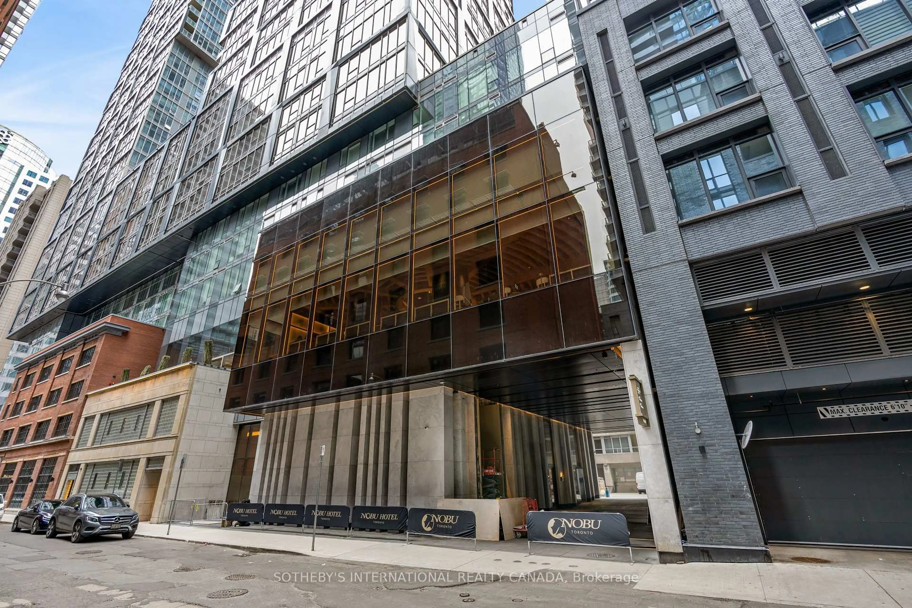 Indoor foyer for 35 Mercer St #2415, Toronto Ontario M5V 0V1