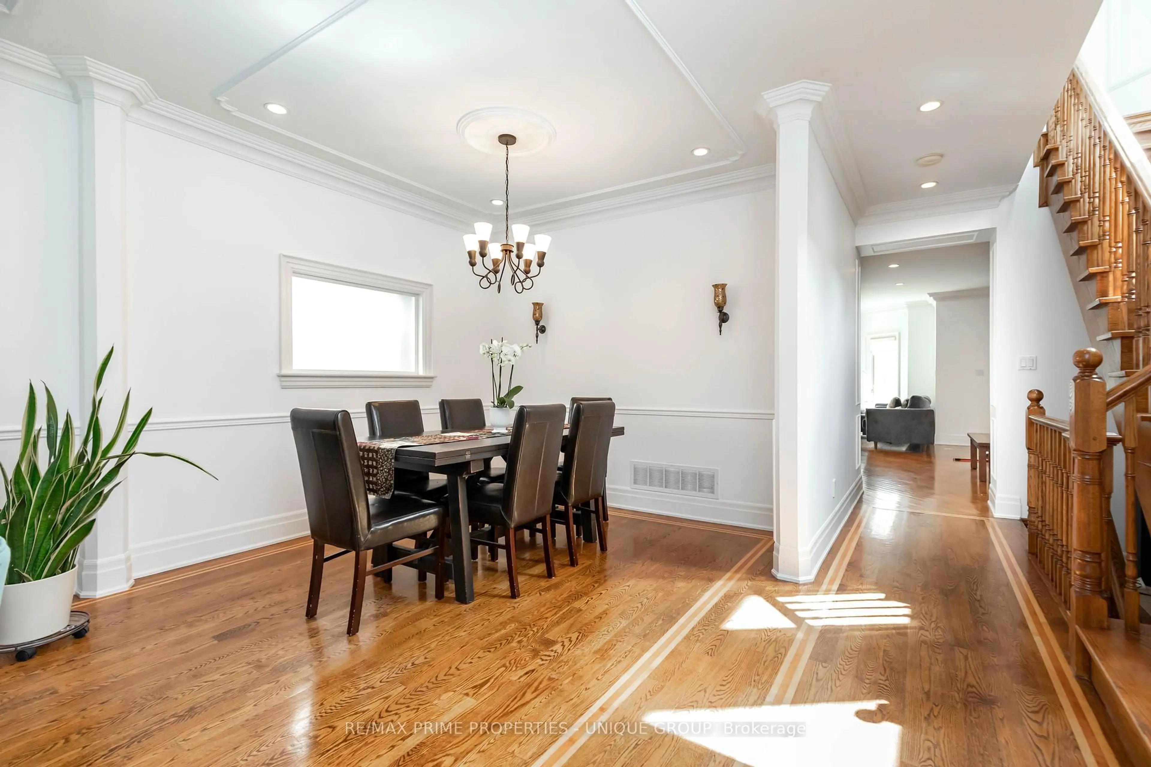 Dining room, wood/laminate floor for 331 Rumsey Rd, Toronto Ontario M4G 1R6