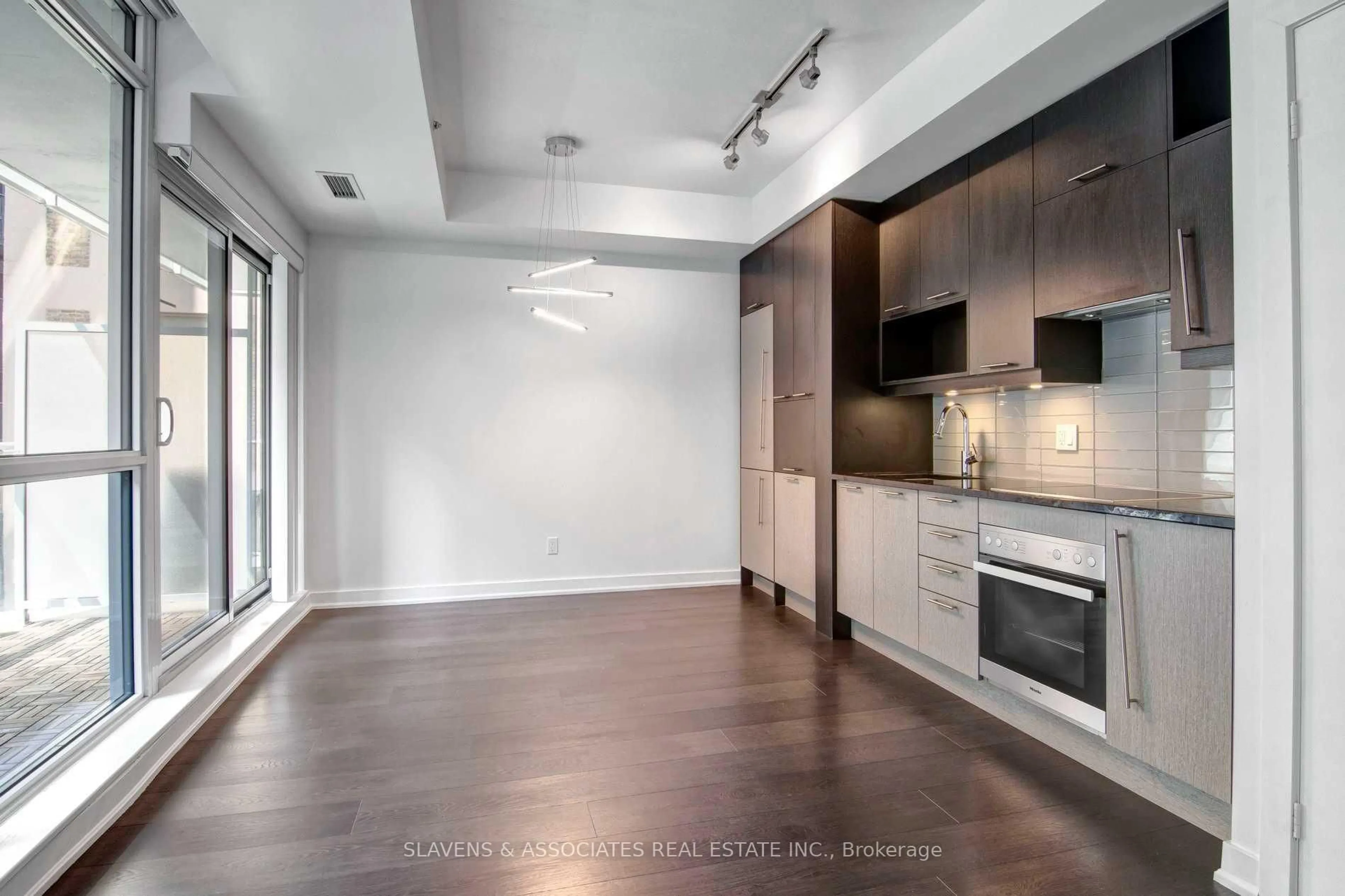 Open concept kitchen, unknown for 199 Richmond St #315, Toronto Ontario M5V 0H4
