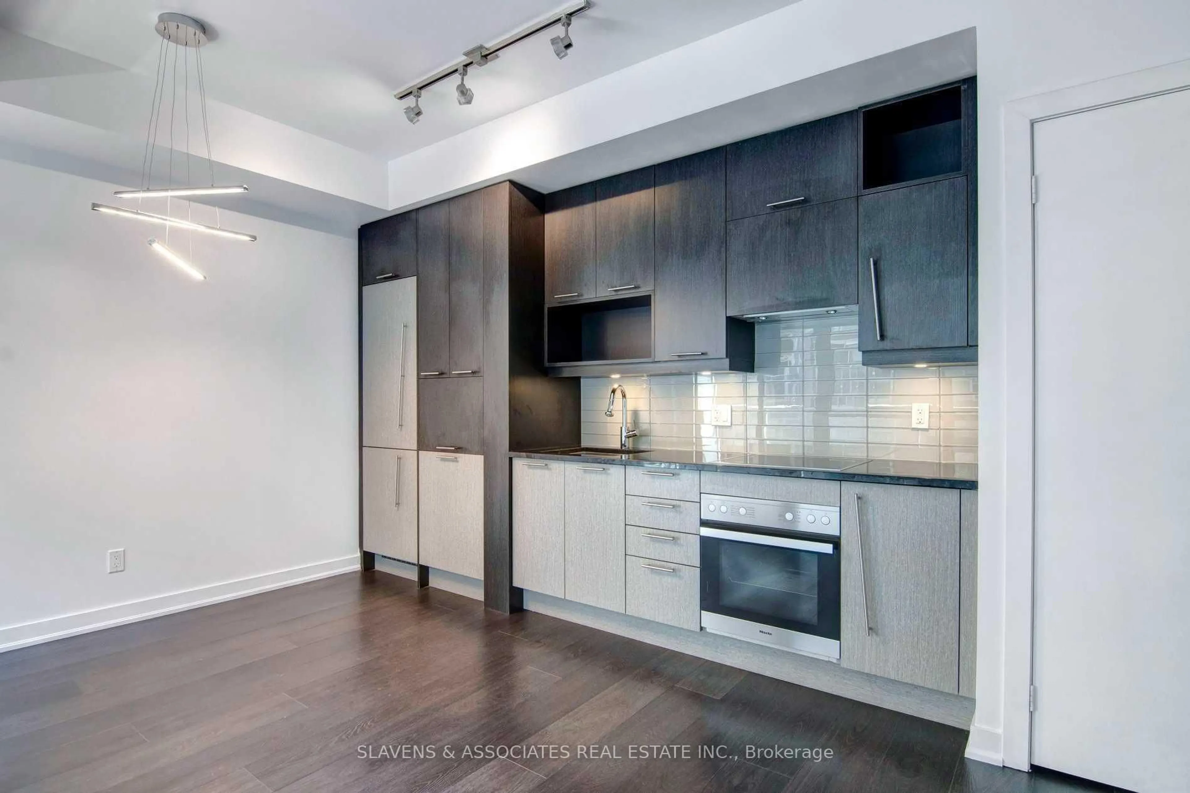Open concept kitchen, unknown for 199 Richmond St #315, Toronto Ontario M5V 0H4