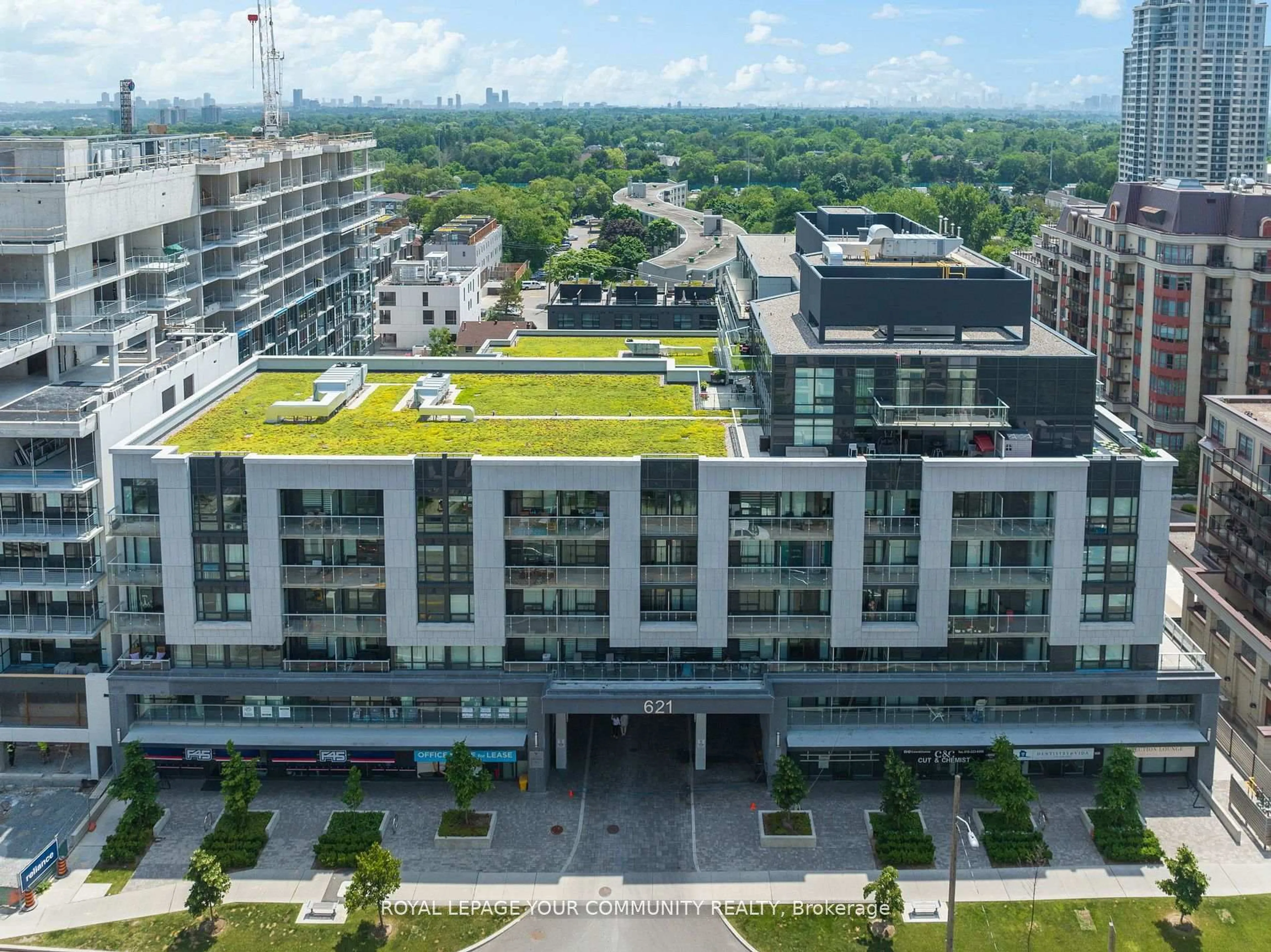 A pic from outside/outdoor area/front of a property/back of a property/a pic from drone, city buildings view from balcony for 621 Sheppard Ave #TPH02, Toronto Ontario M2K 1B5
