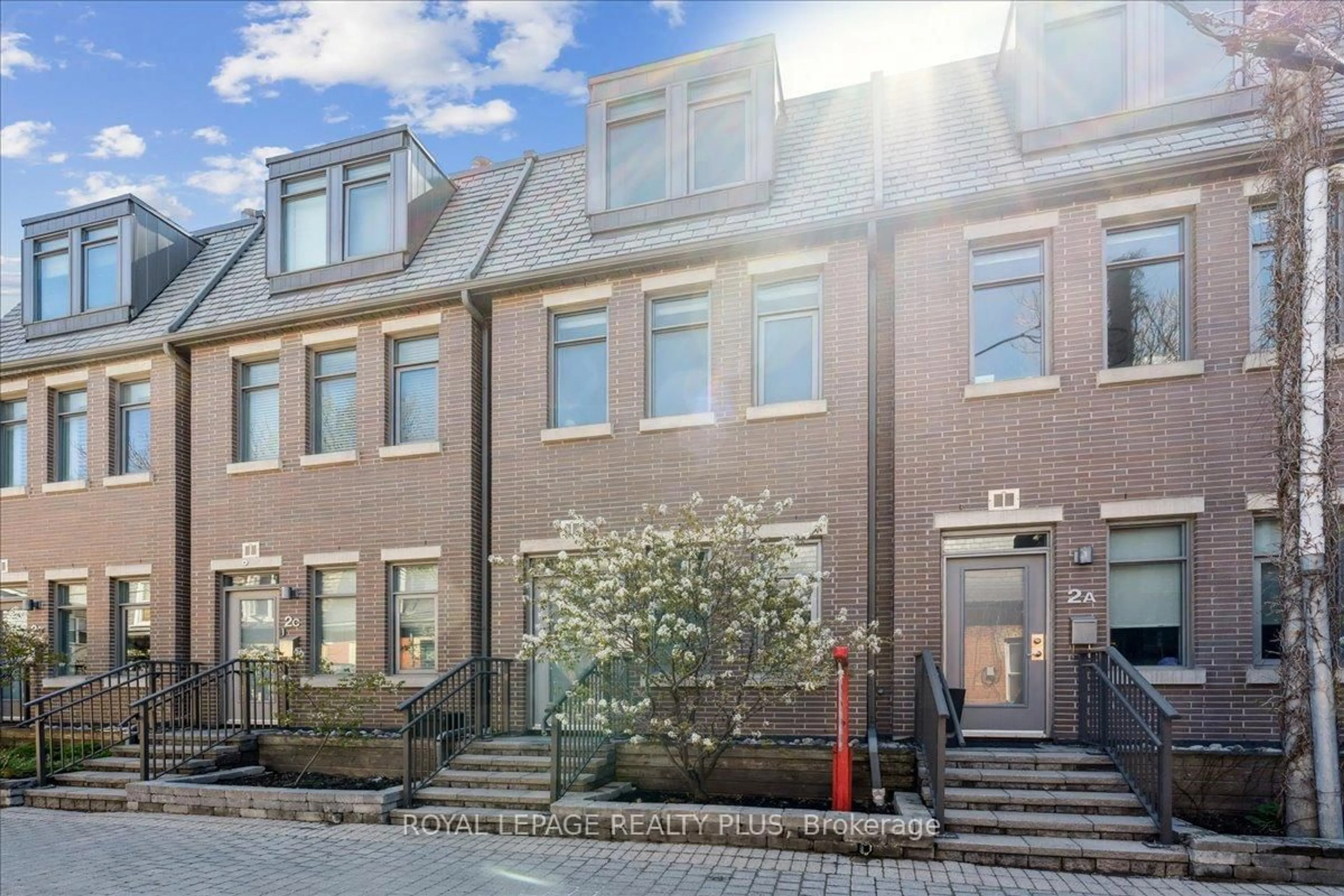 Home with brick exterior material, street for 2B PERCY St, Toronto Ontario M5A 3M8