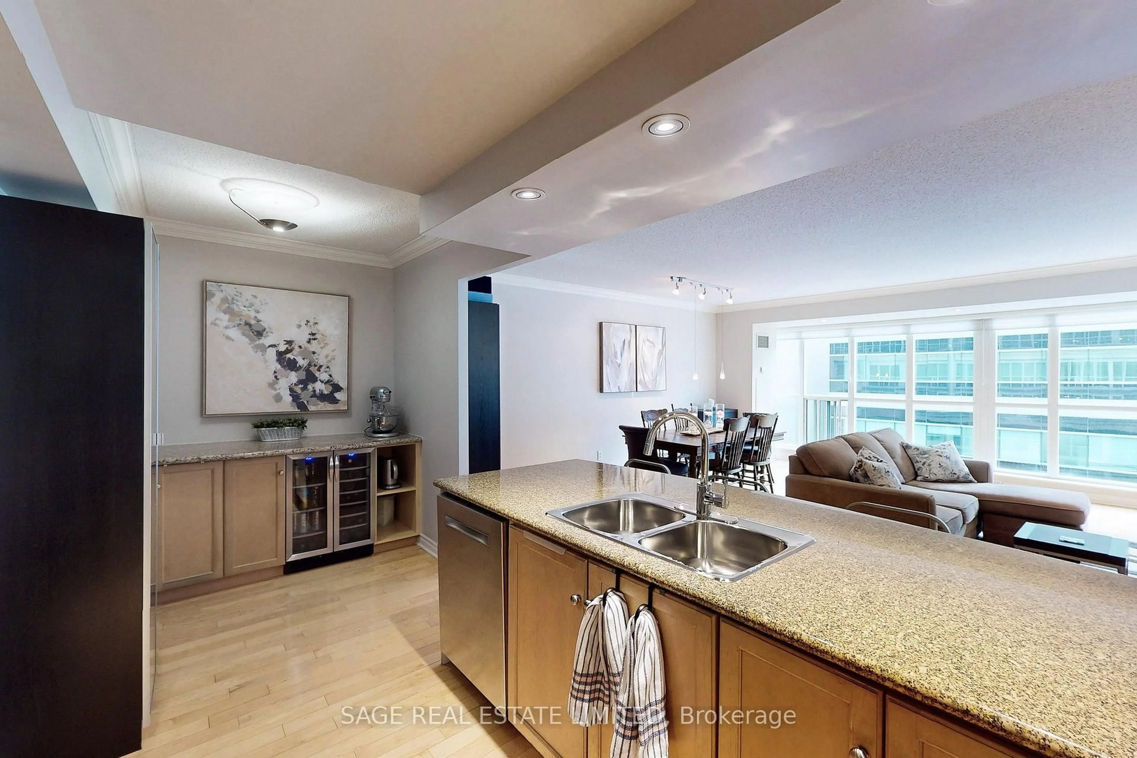 Open concept kitchen, unknown for 270 Wellington St #1114, Toronto Ontario M5V 3P5
