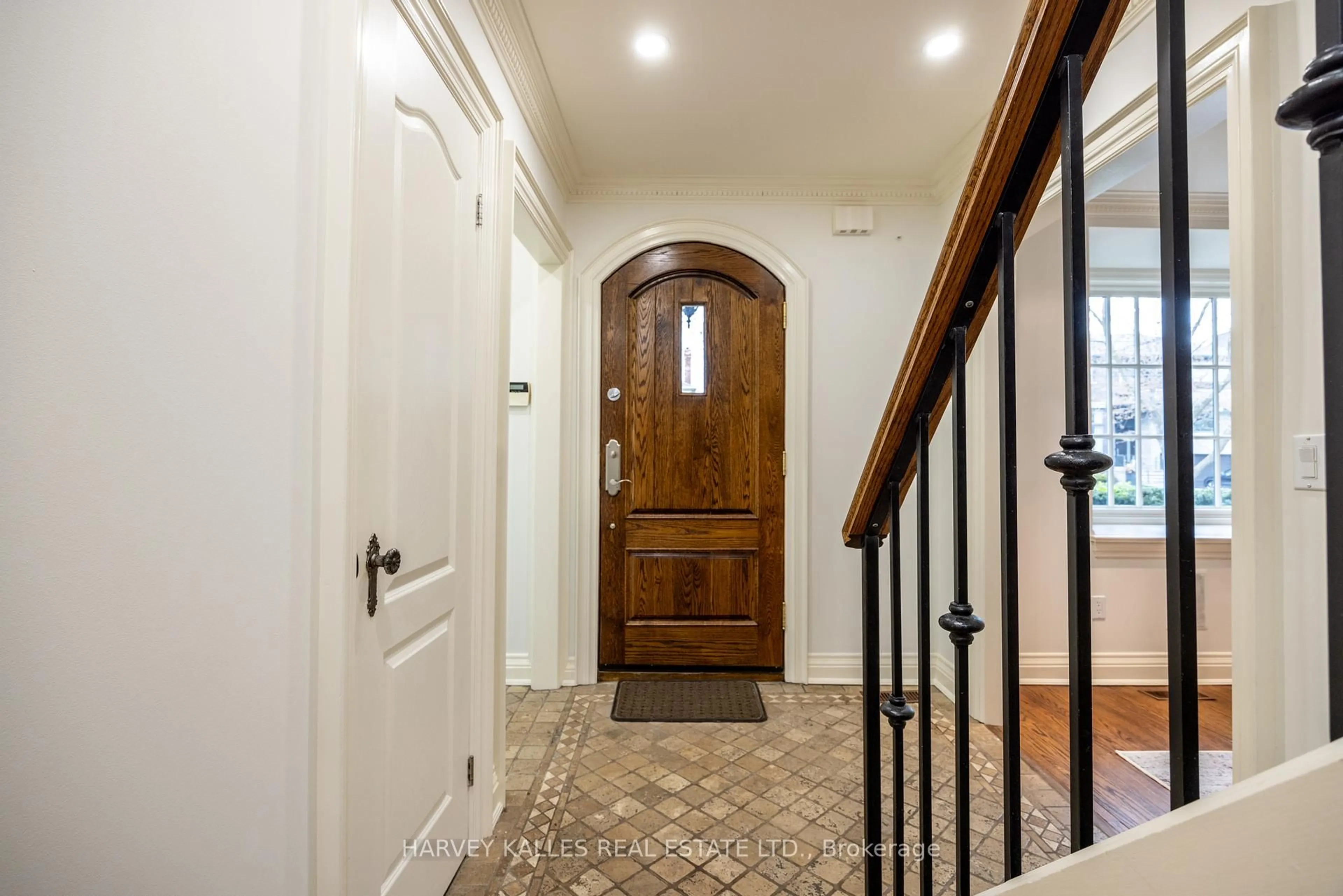 Indoor entryway for 537 Deloraine Ave, Toronto Ontario M5M 2C2