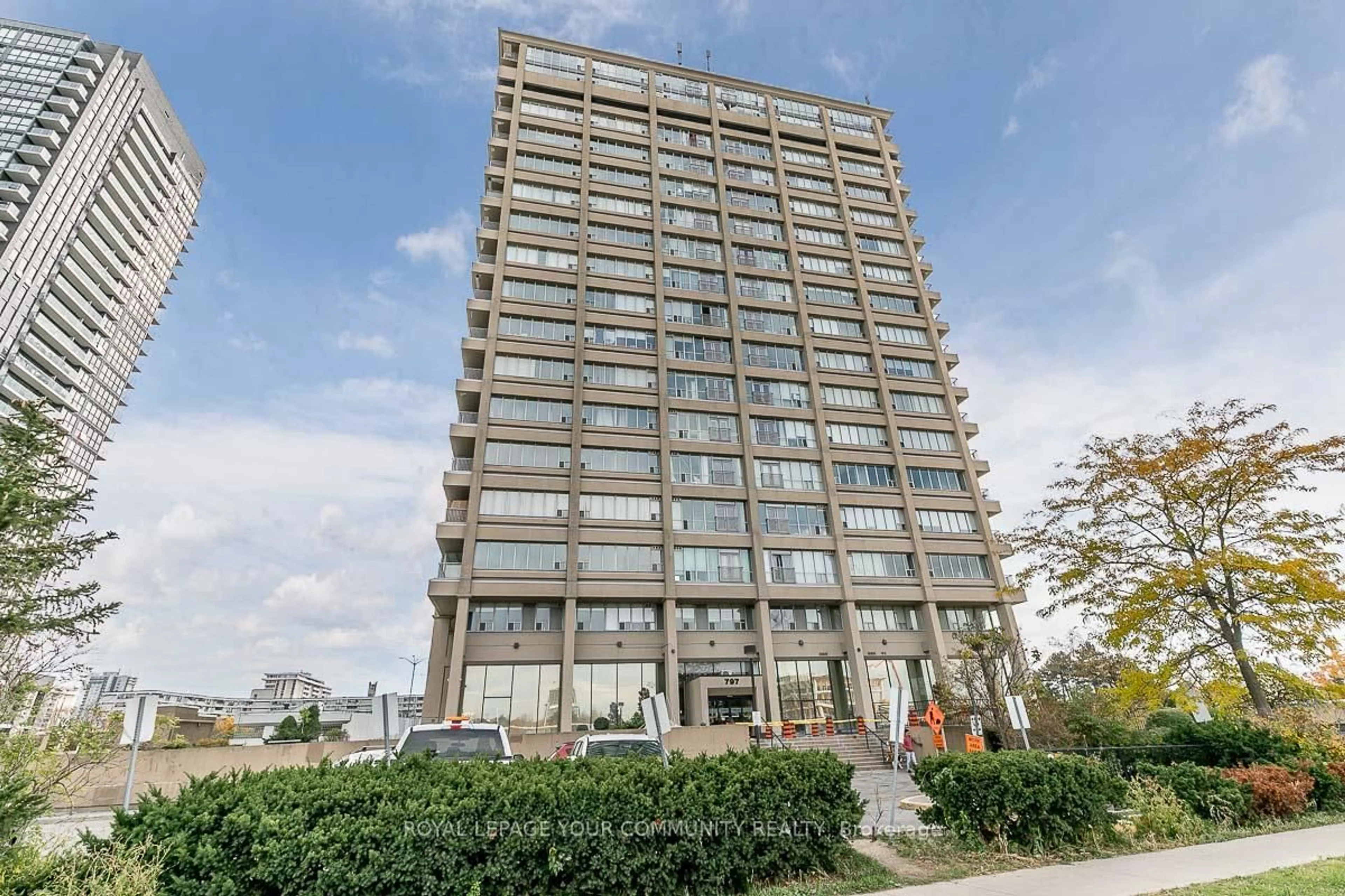 Indoor foyer for 797 Don Mills Rd #Lph06, Toronto Ontario M3C 1V1