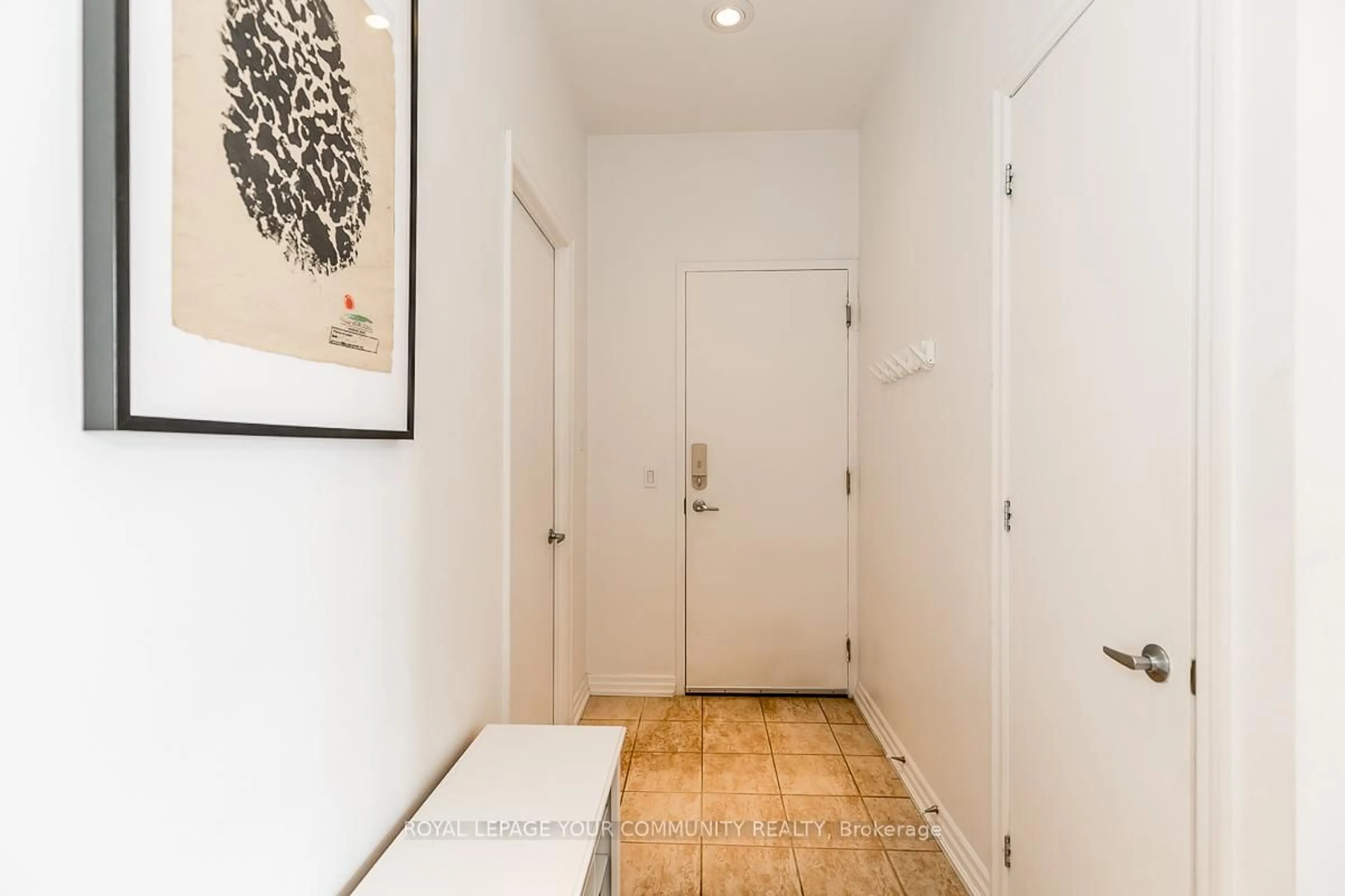Indoor entryway for 797 Don Mills Rd #Lph06, Toronto Ontario M3C 1V1
