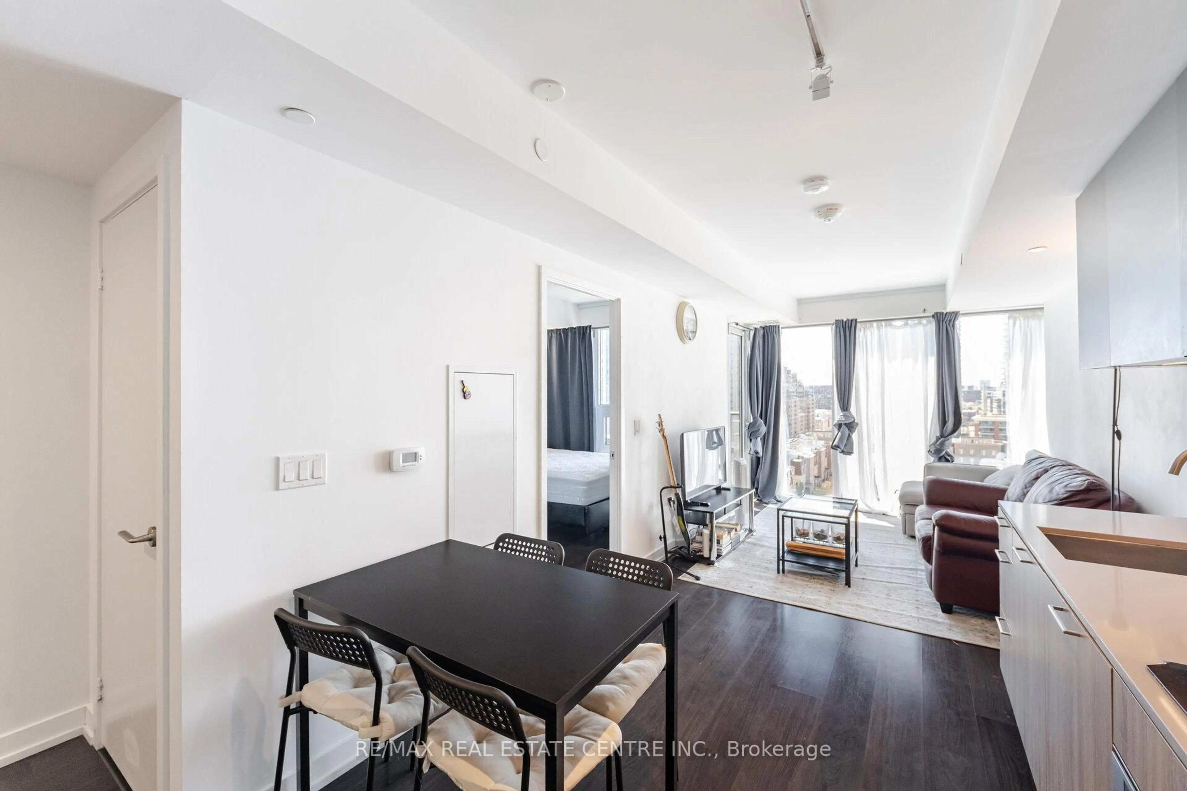 A pic of a room for 19 Western Battery Rd #1012, Toronto Ontario M6K 0E3