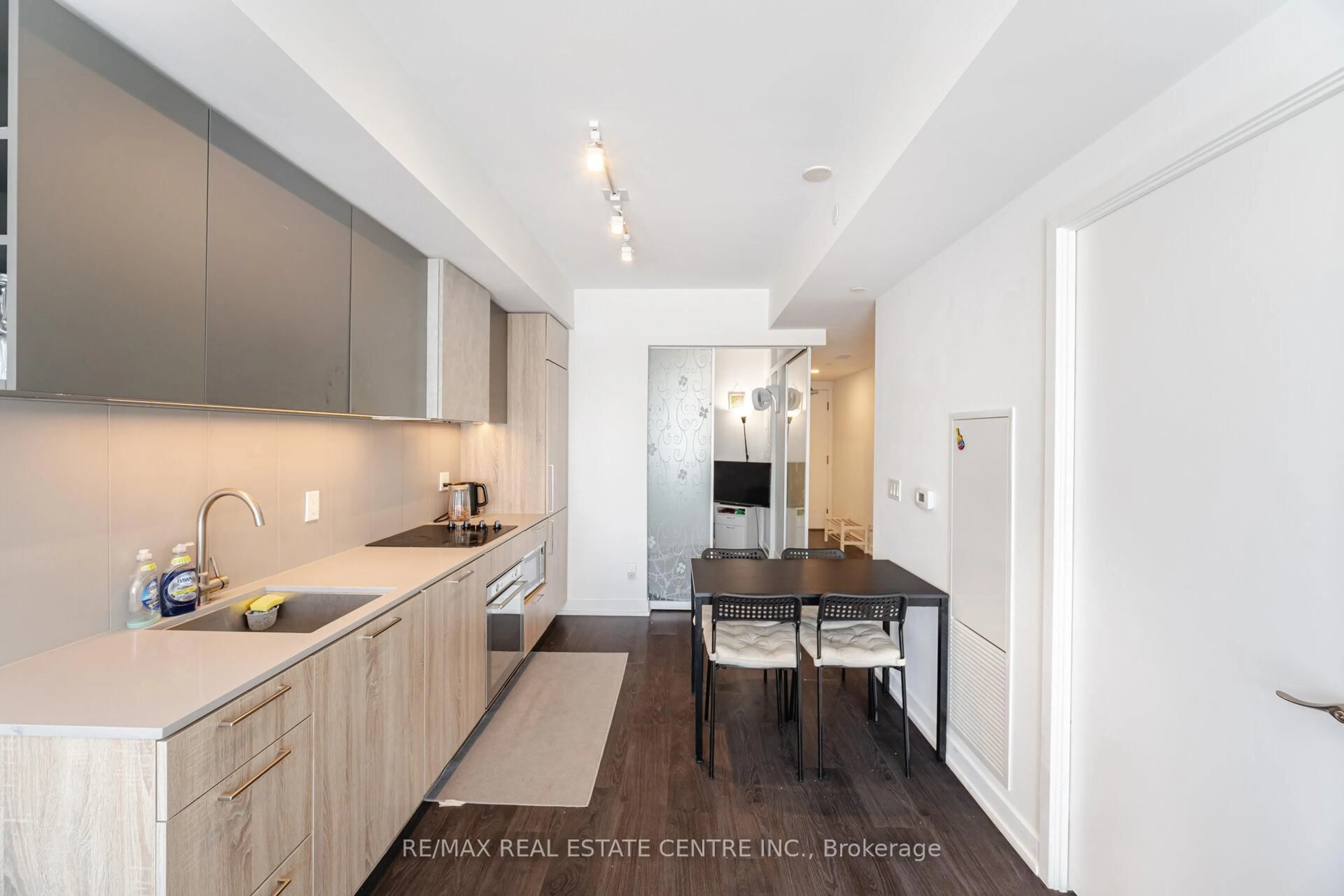 Open concept kitchen, unknown for 19 Western Battery Rd #1012, Toronto Ontario M6K 0E3