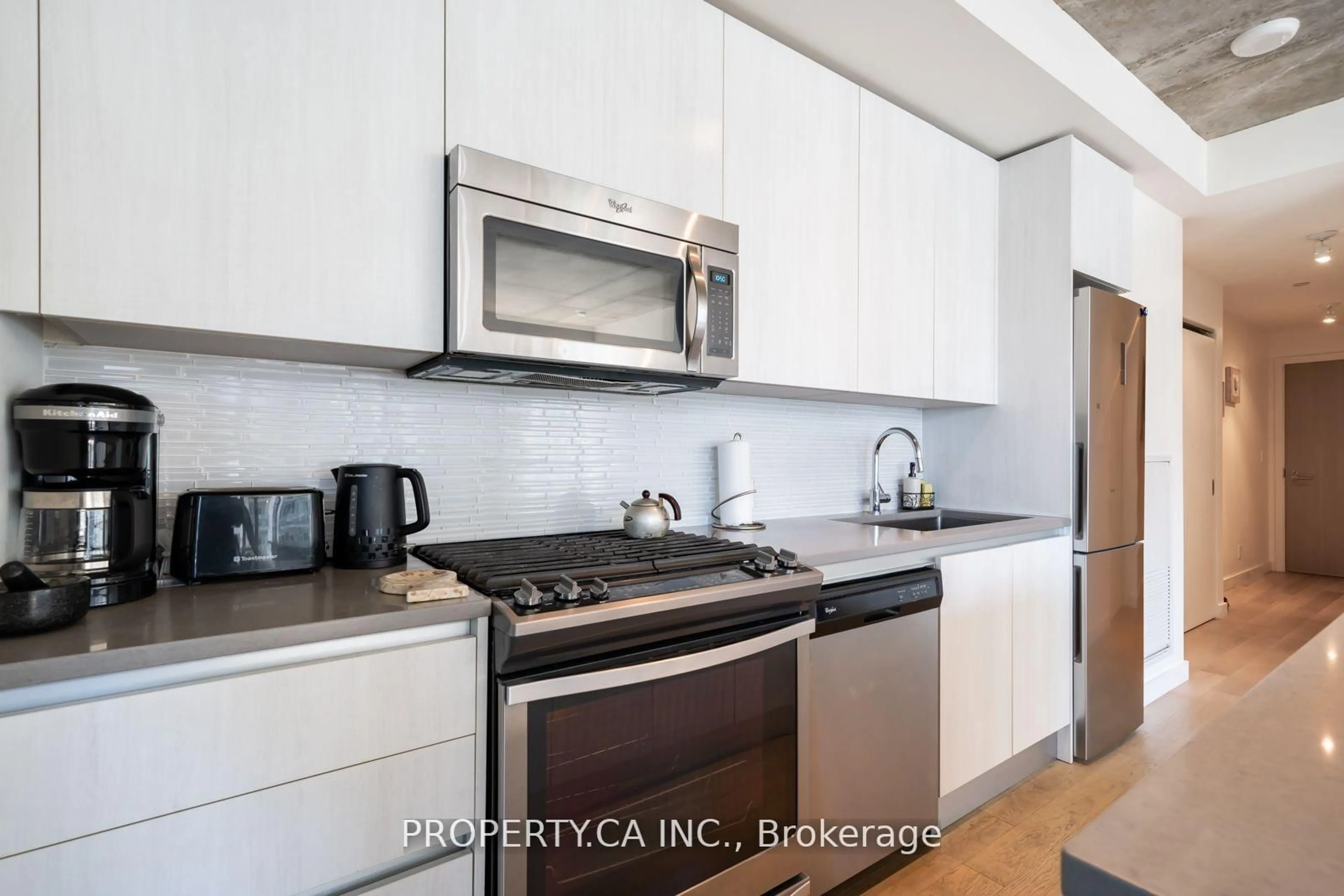 Unknown for 111 Bathurst St #1012, Toronto Ontario M5V 0M9
