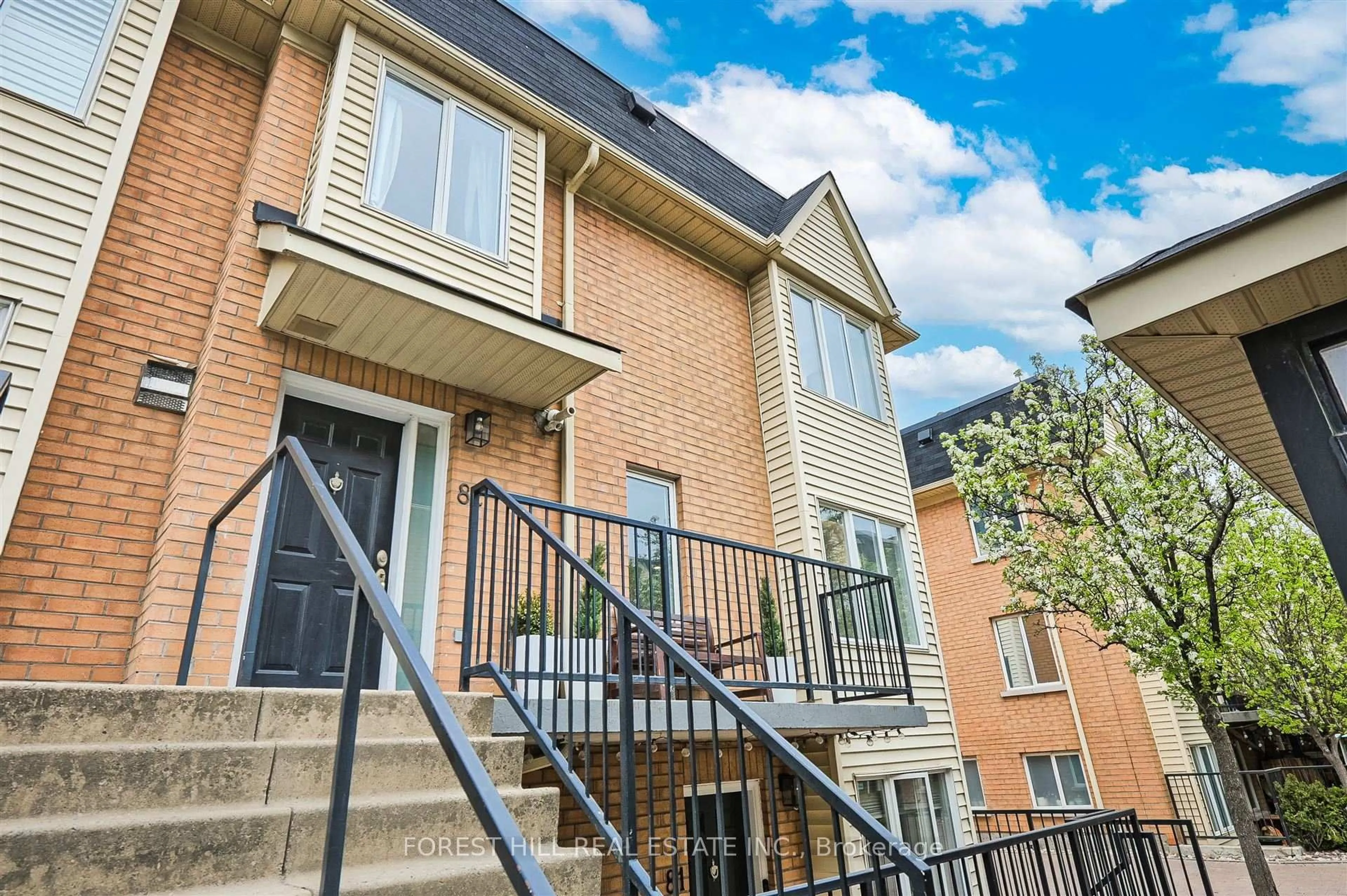 Home with brick exterior material, street for 208 Niagara St #TH82, Toronto Ontario M6J 3W5