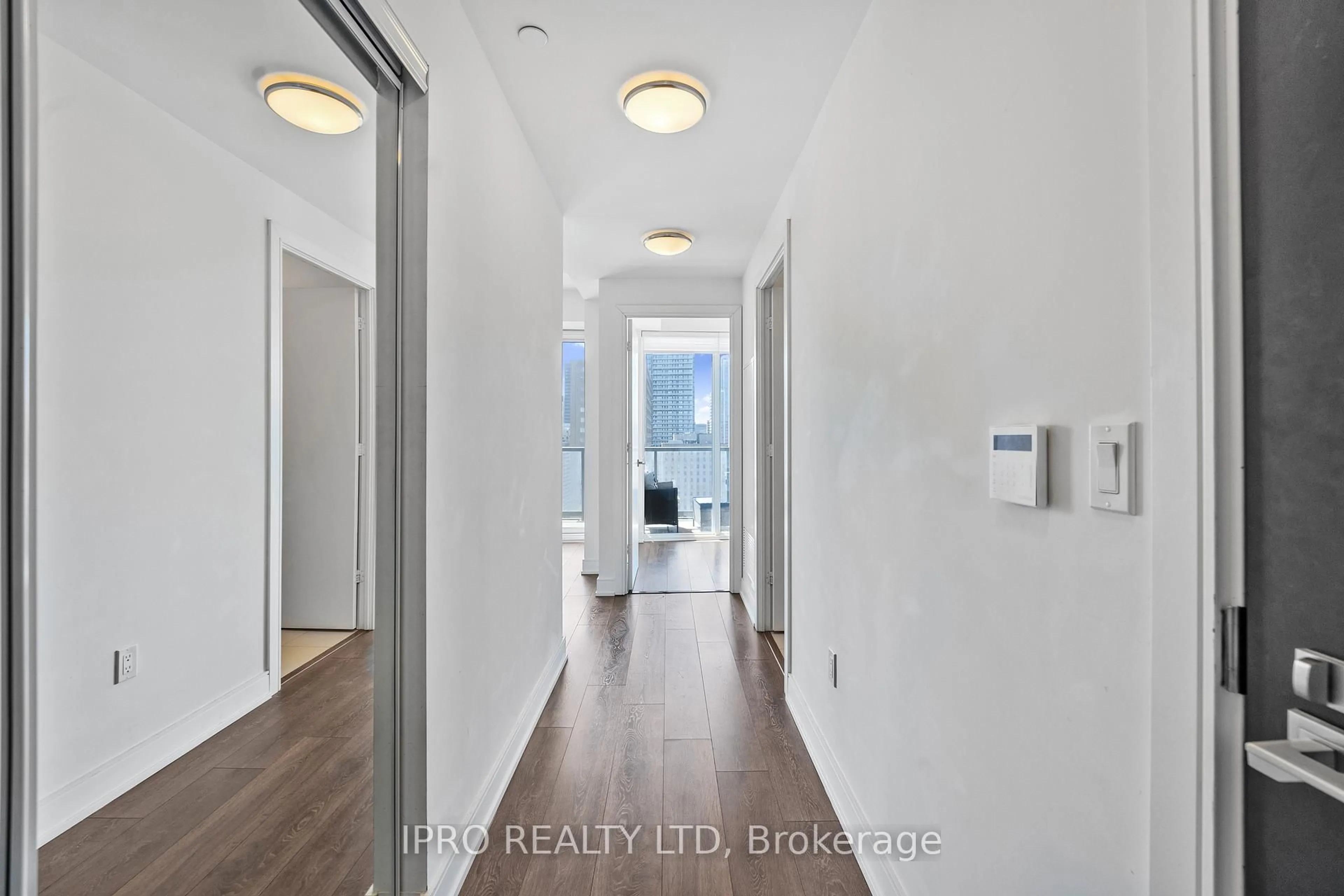 Indoor entryway for 89 McGill St #2411, Toronto Ontario M5B 0B1