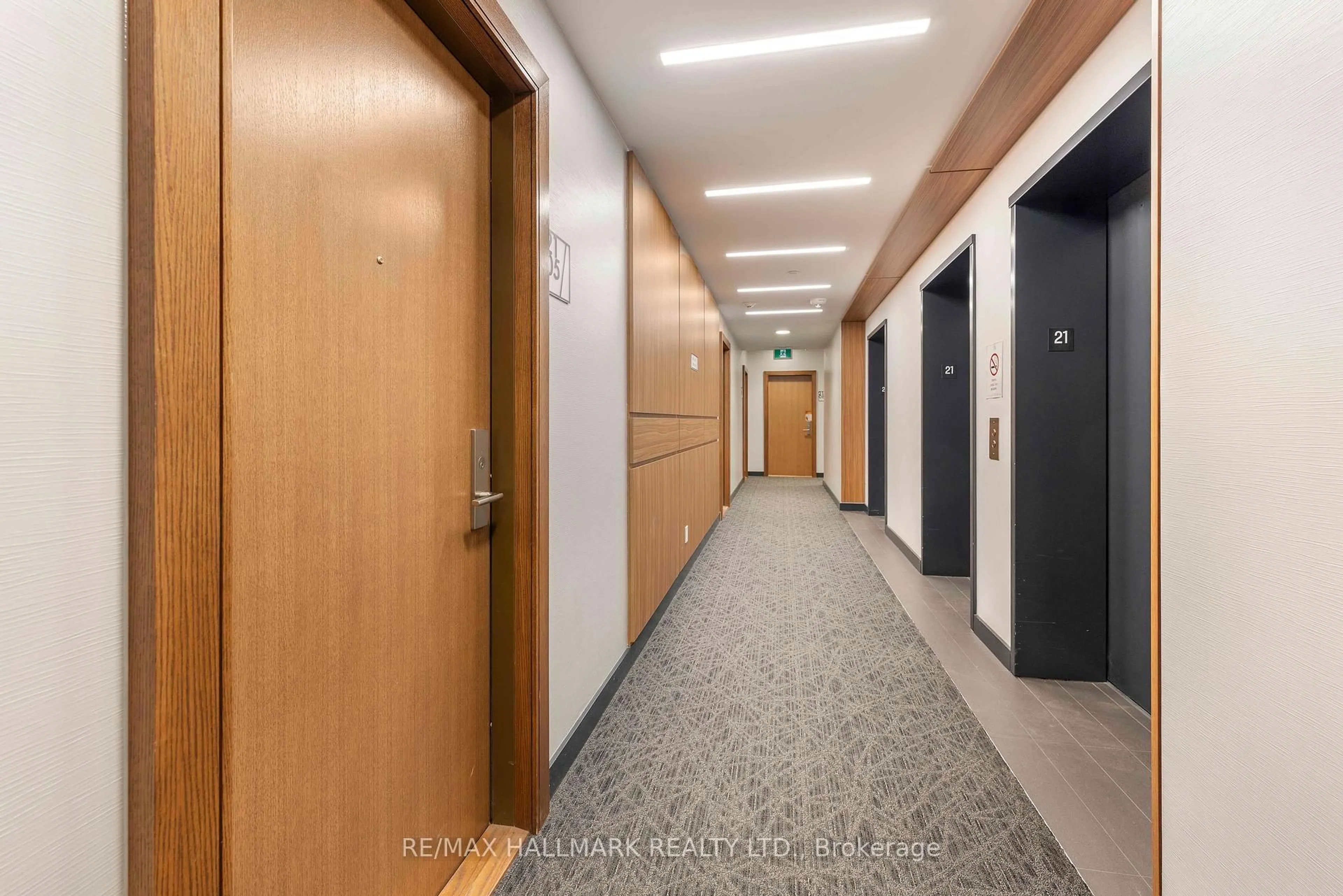 Indoor foyer for 56 Forest Manr #2105, Toronto Ontario M2J 1M6