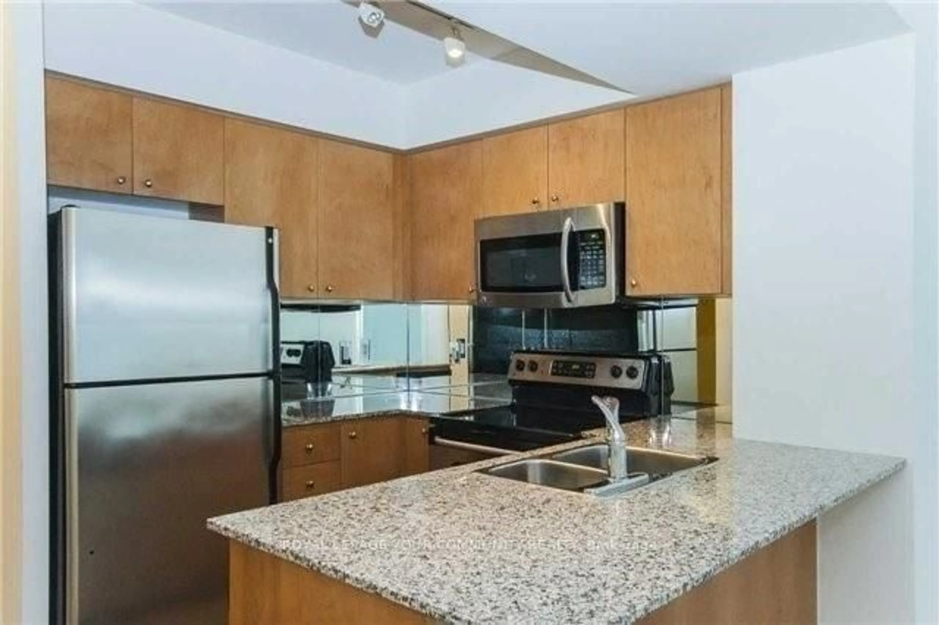 Standard kitchen, unknown for 8 Scollard St #606, Toronto Ontario M5R 1M2