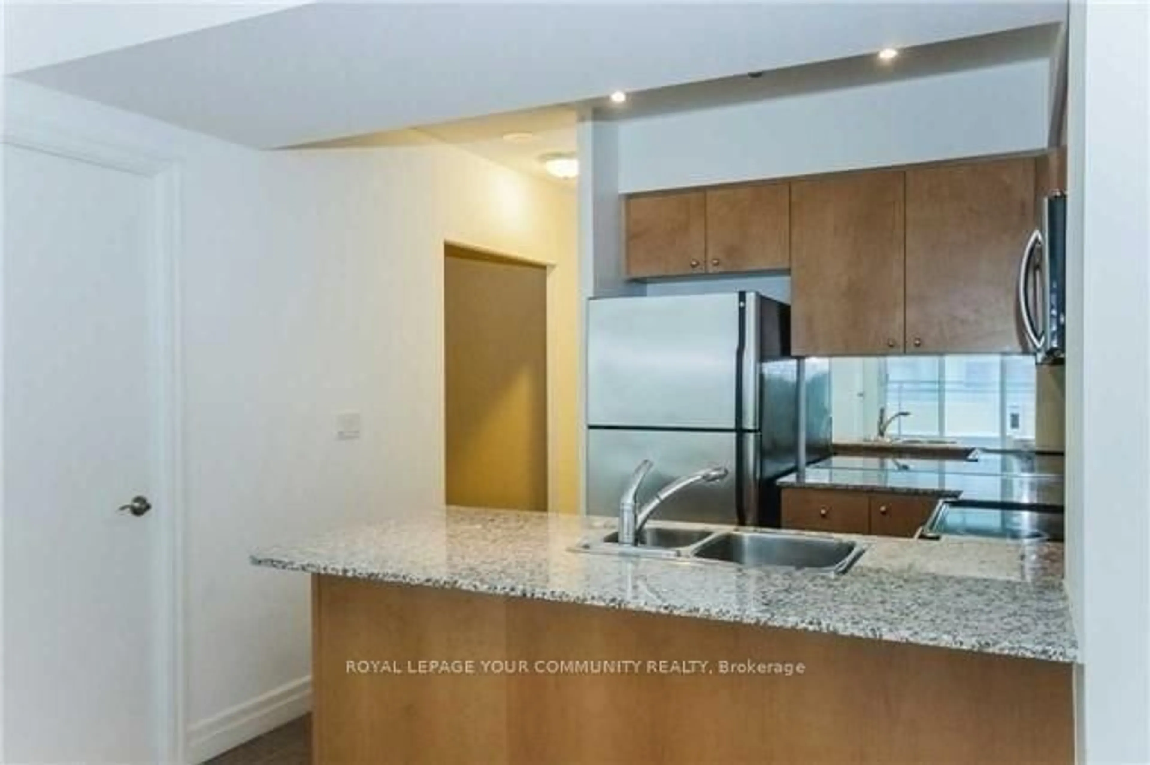 Standard kitchen, unknown for 8 Scollard St #606, Toronto Ontario M5R 1M2