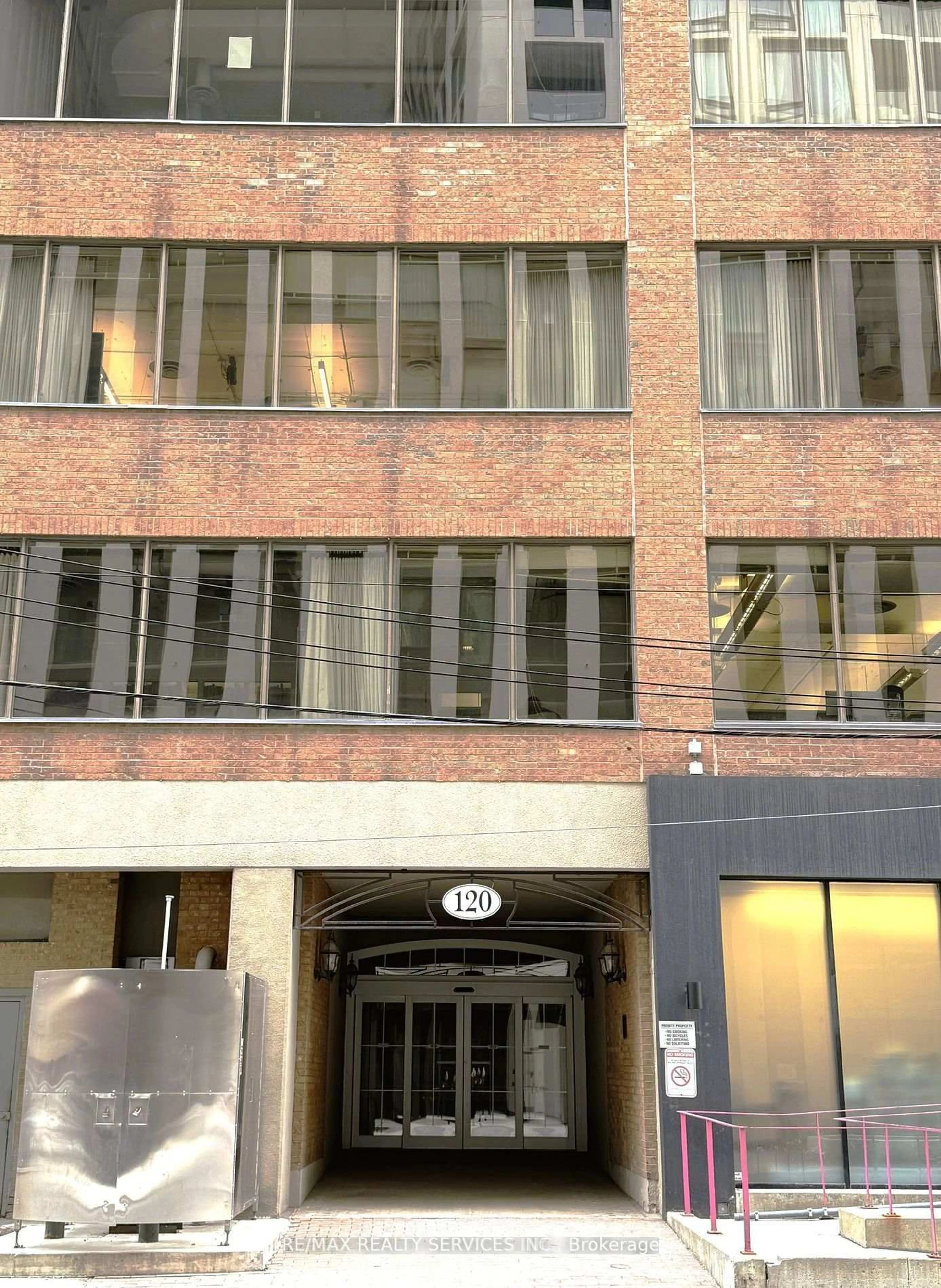 Indoor foyer for 120 St Patrick St ##1406, Toronto Ontario M5T 2X7