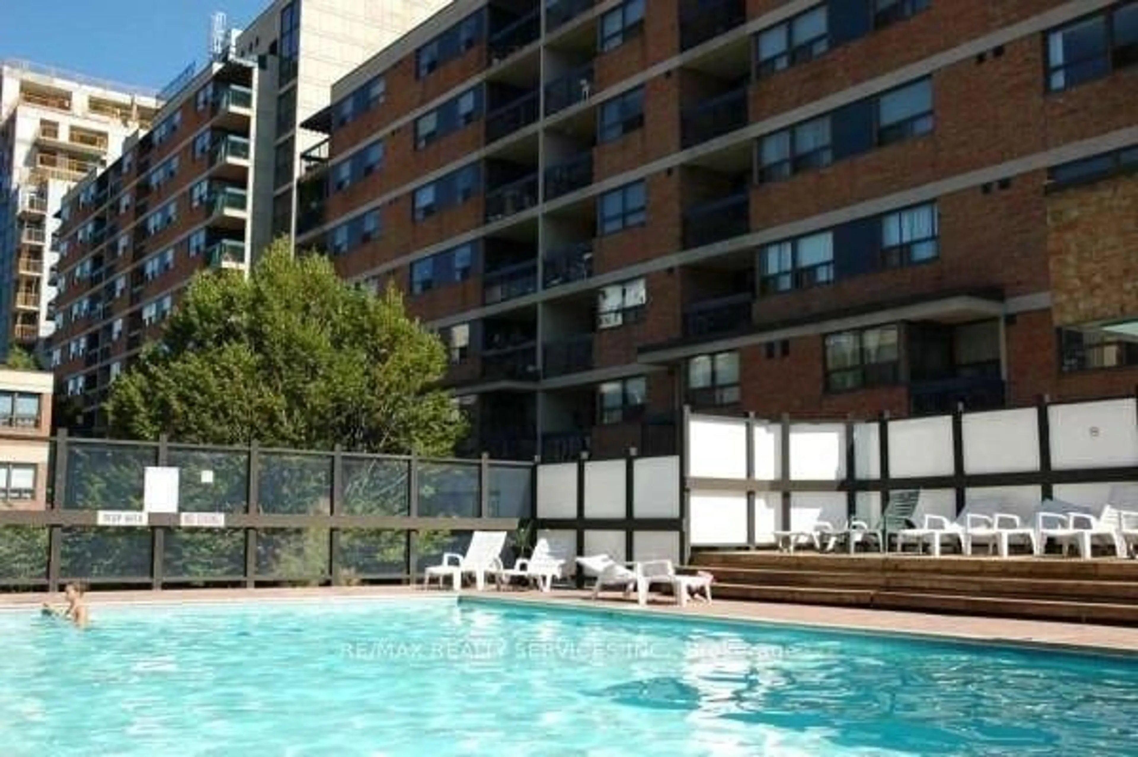 Pool for 120 St Patrick St ##1406, Toronto Ontario M5T 2X7