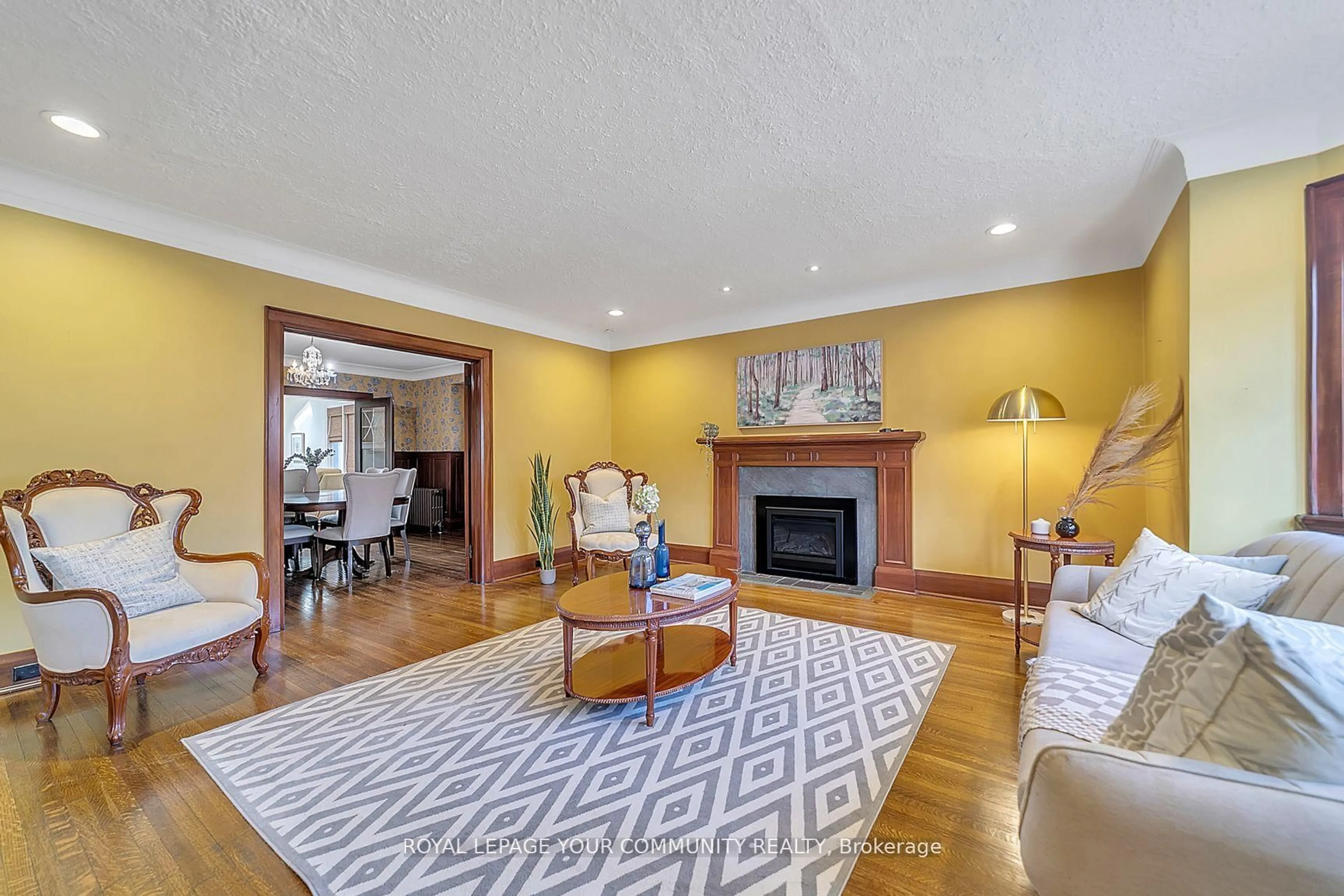 Living room with furniture, unknown for 212 Glenayr Rd, Toronto Ontario M5P 3C3