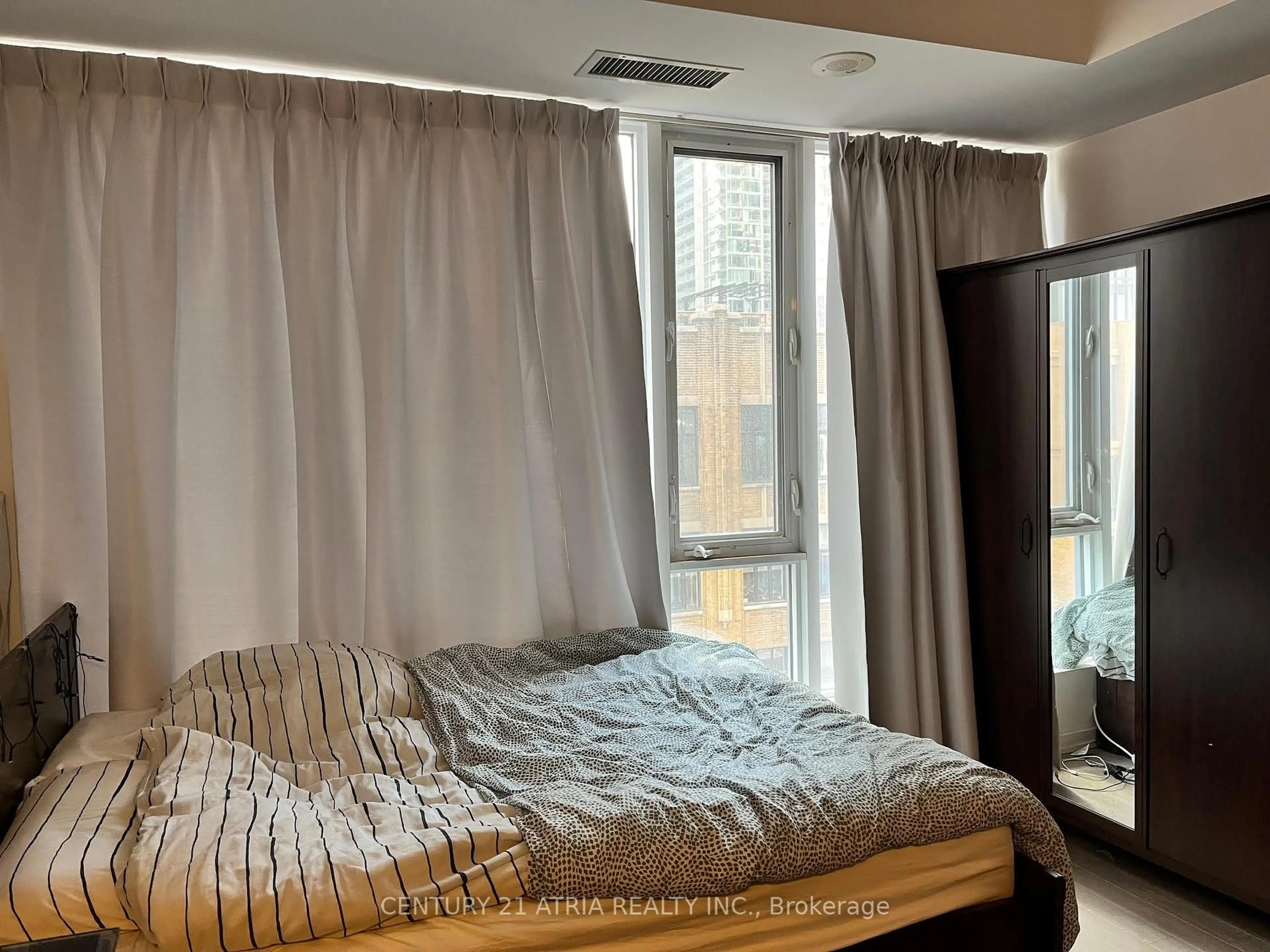 Bedroom with bed, unknown for 101 Peter St #1008, Toronto Ontario M5V 0G6