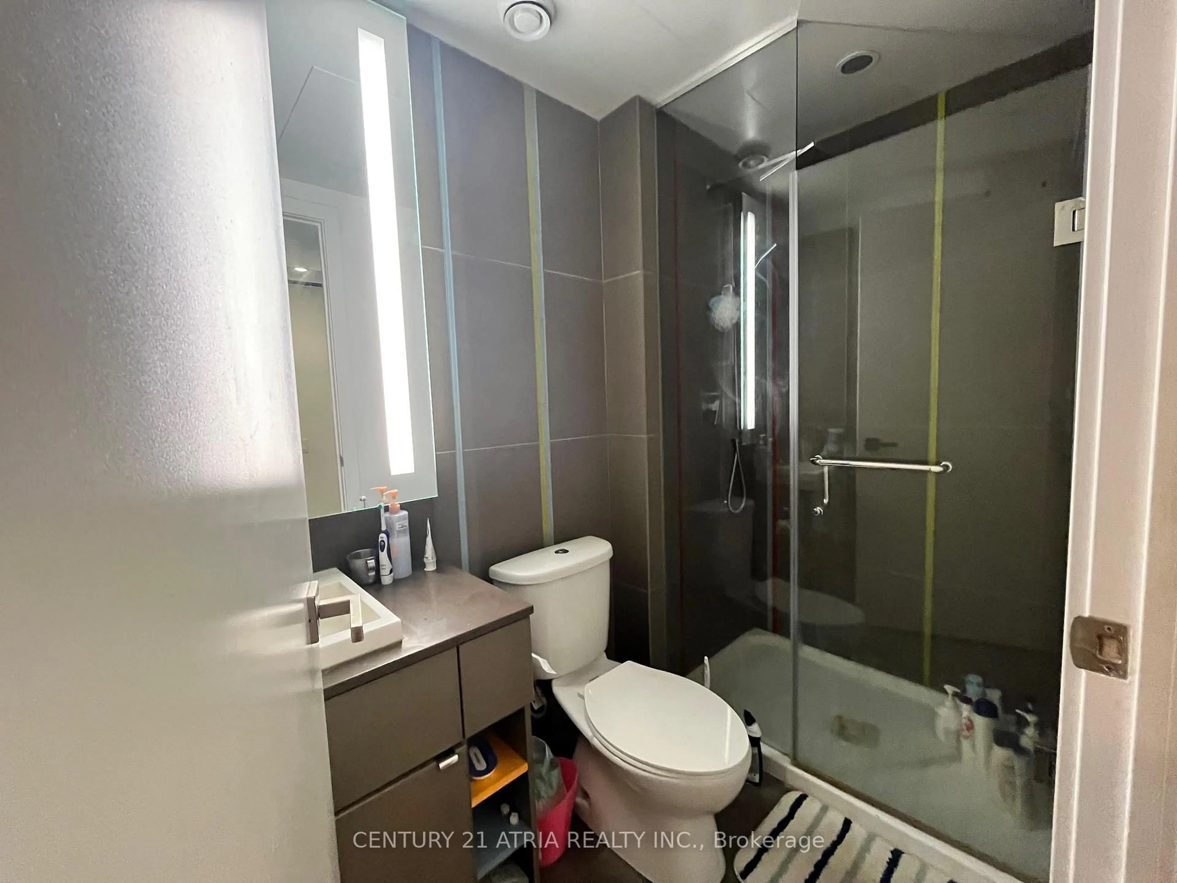 Standard bathroom, unknown for 101 Peter St #1008, Toronto Ontario M5V 0G6