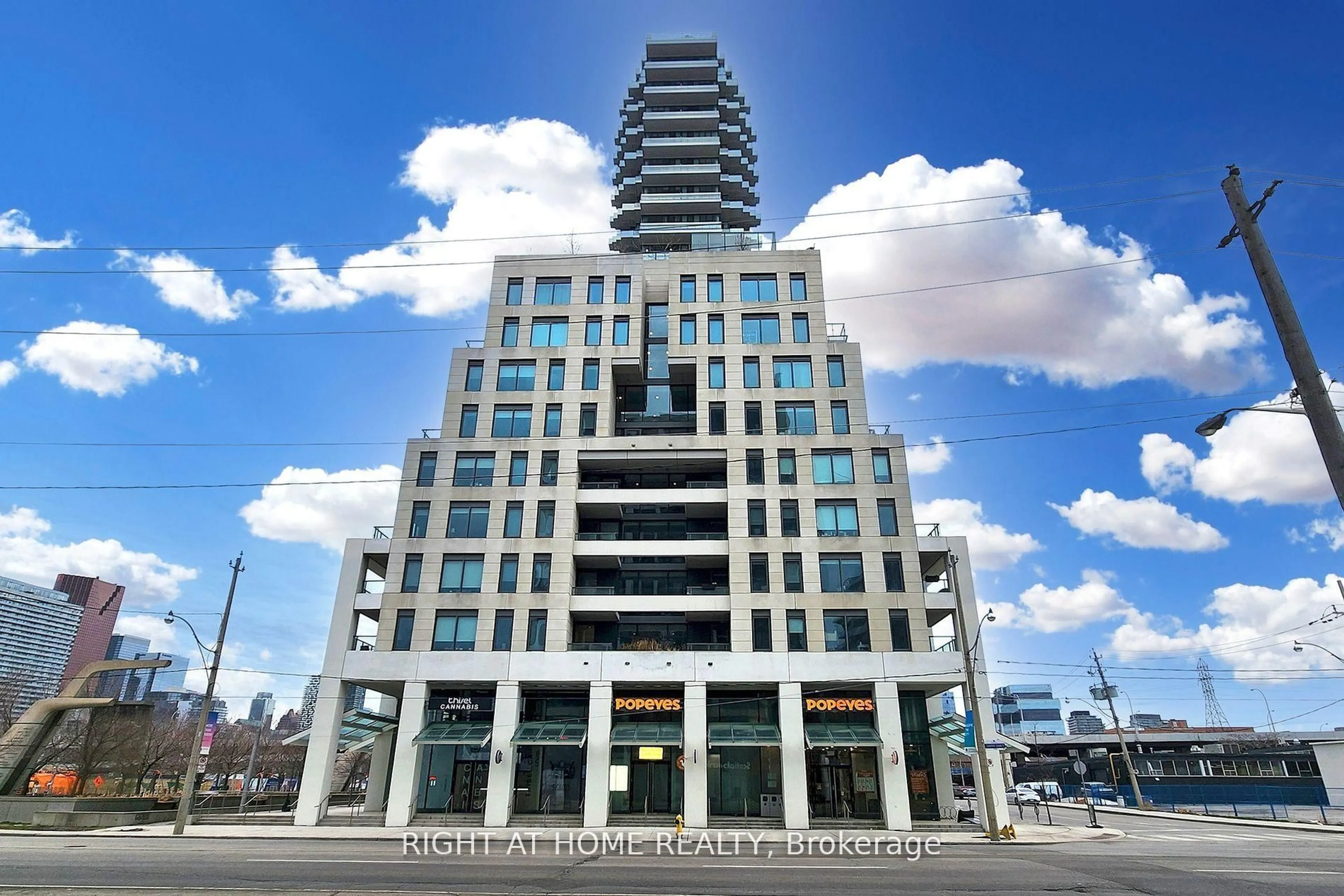 Indoor foyer for 12 Bonnycastle St #312, Toronto Ontario M5A 0C8