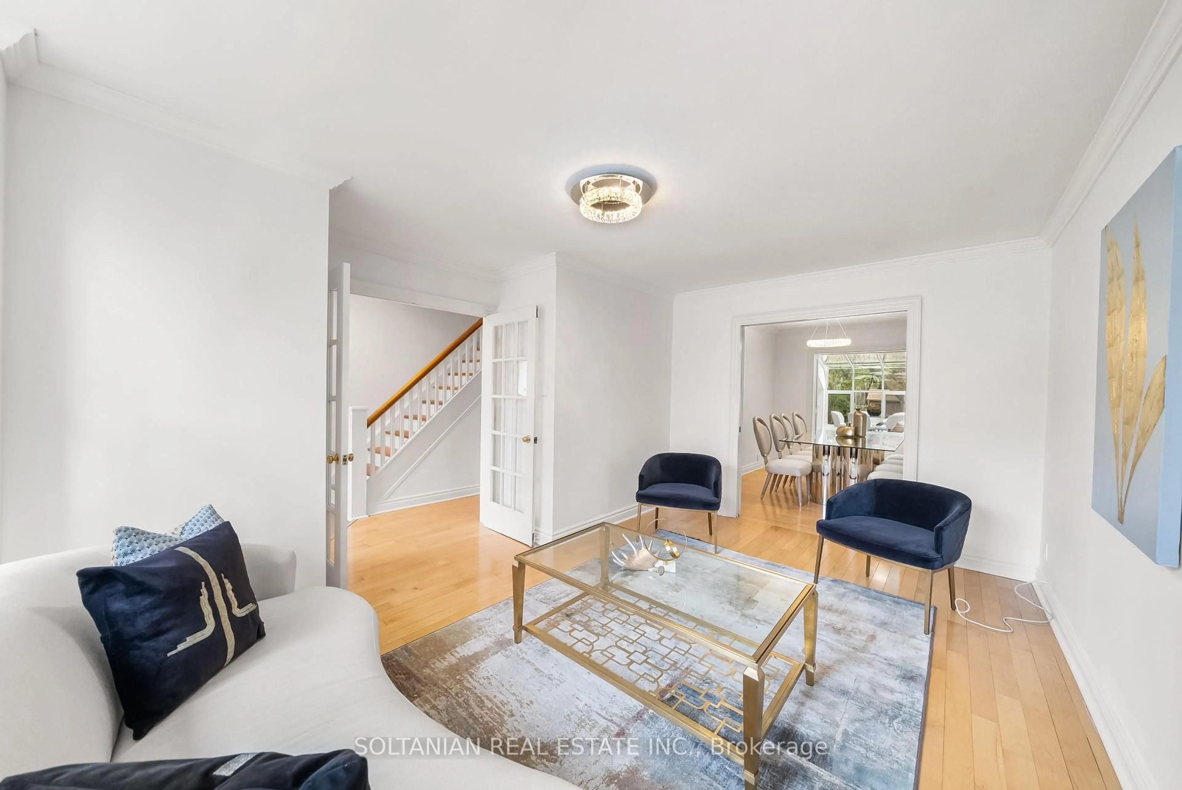 Living room with furniture, unknown for 518 Merton St, Toronto Ontario M4S 1B3