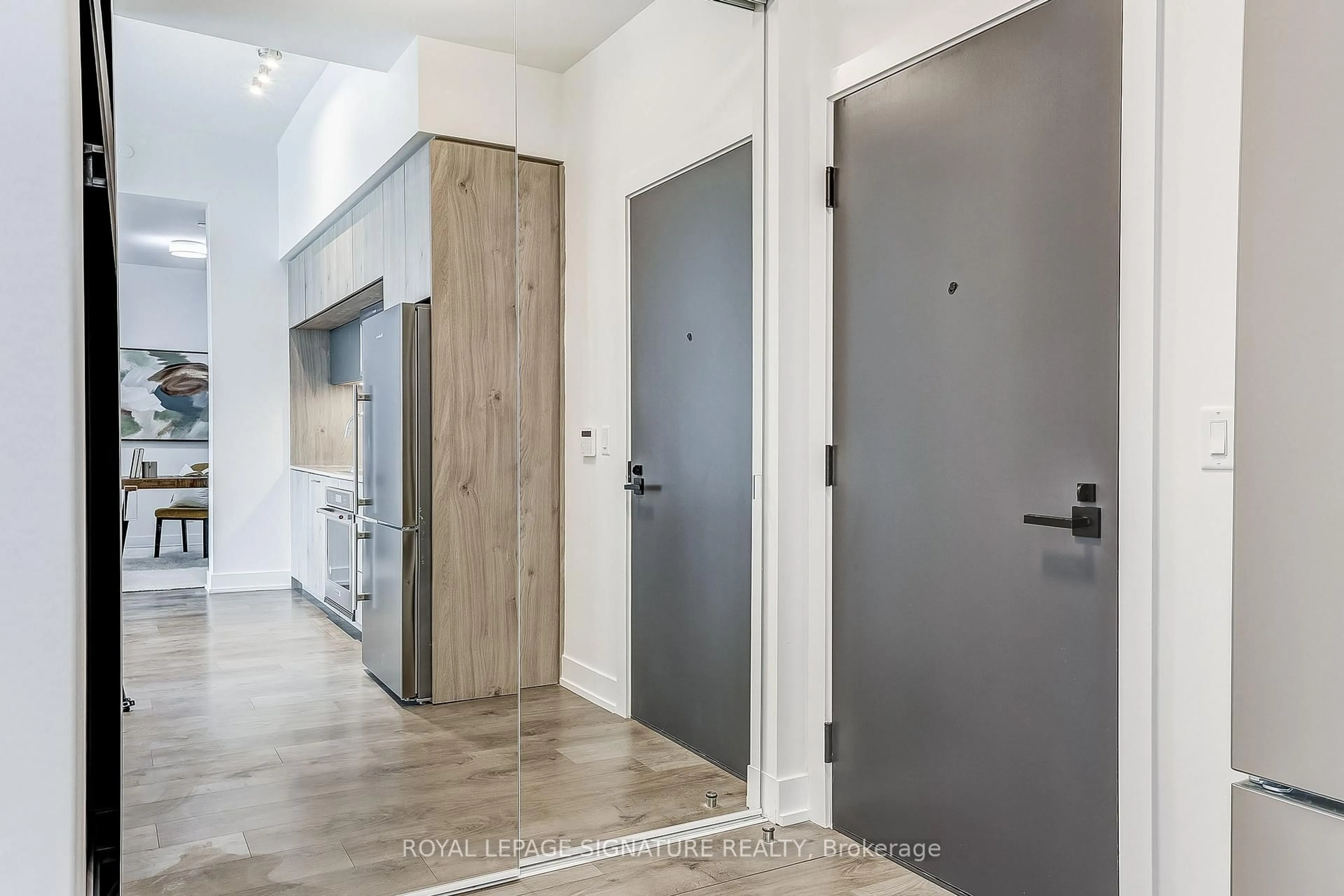 Indoor entryway for 25 Adra Grado Way #623, Toronto Ontario M2J 0H6