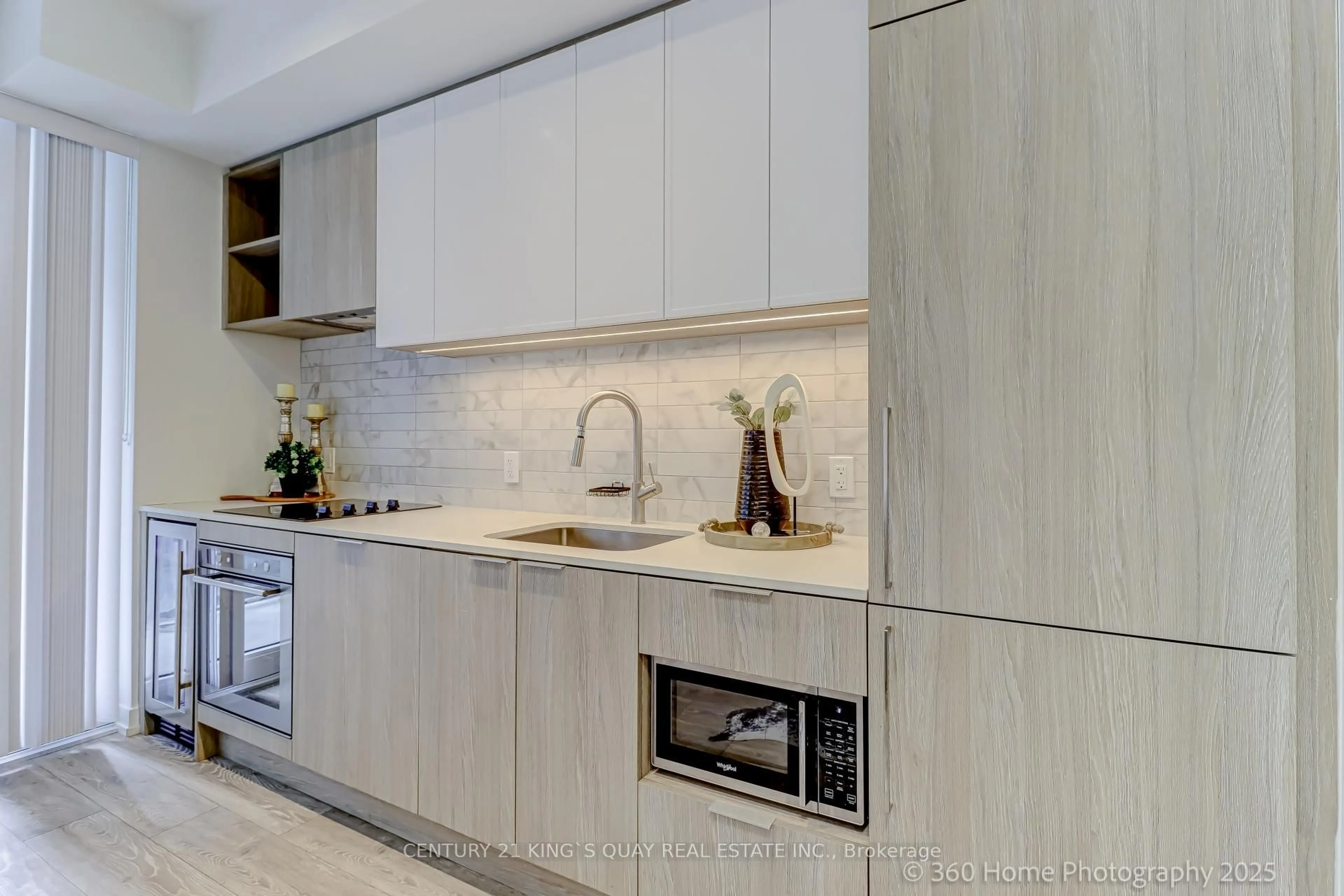 Contemporary kitchen, ceramic/tile floor for 2020 Bathurst St #601, Toronto Ontario M5P 0A6