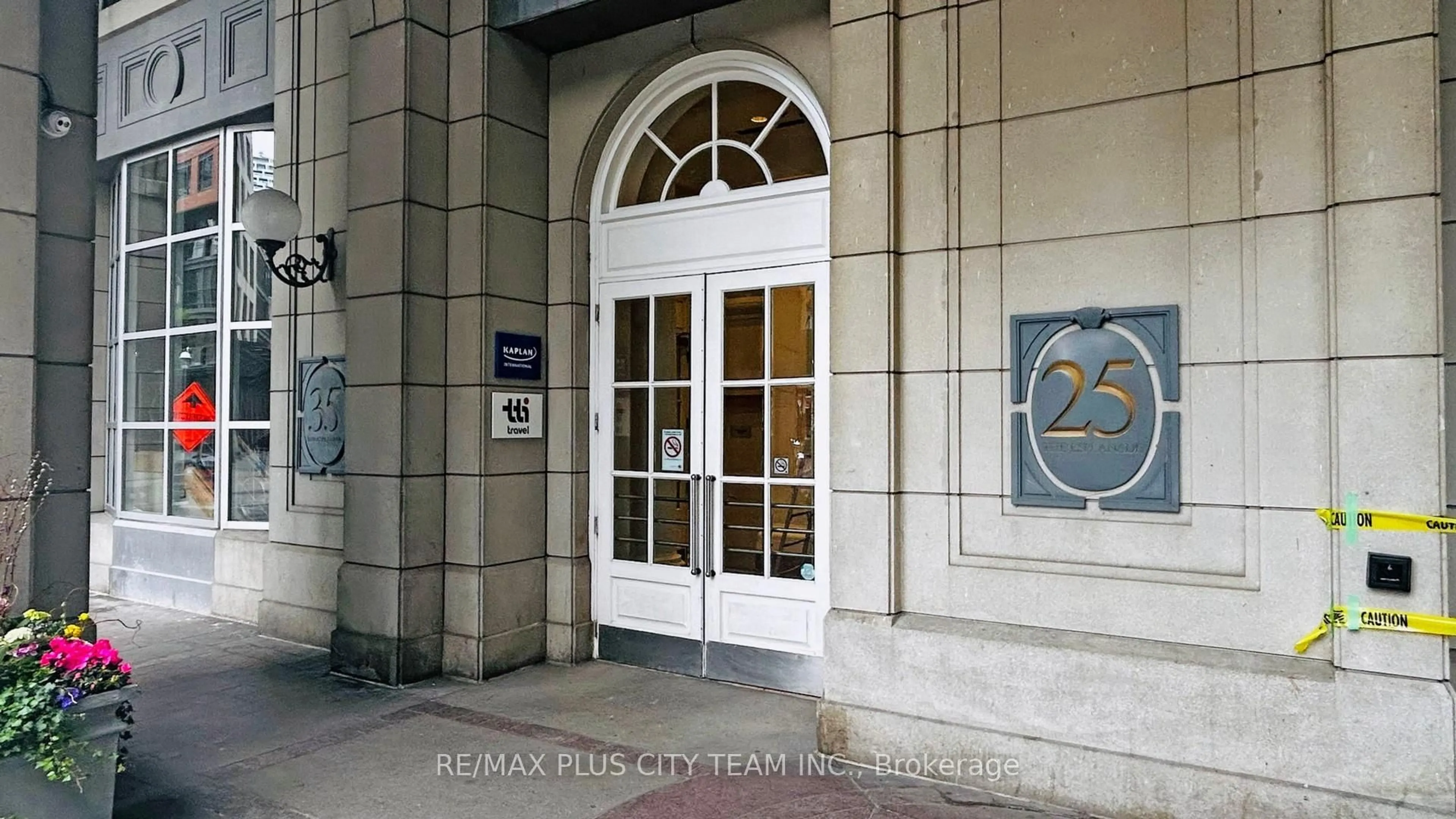 Unknown for 25 The Esplanade N/A #1615, Toronto Ontario M5E 1W5