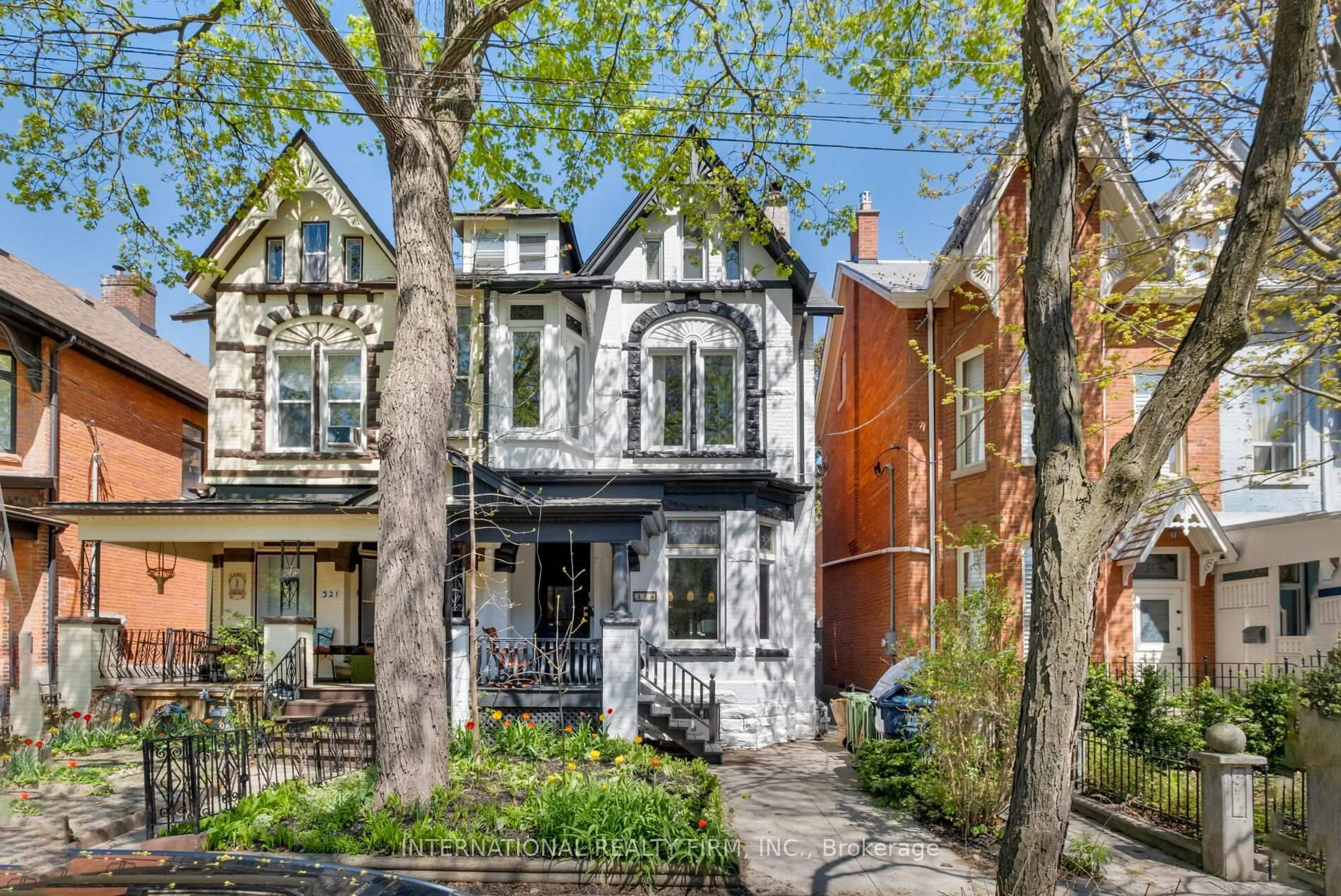 Home with brick exterior material, street for 319 Markham St, Toronto Ontario M6G 2K8