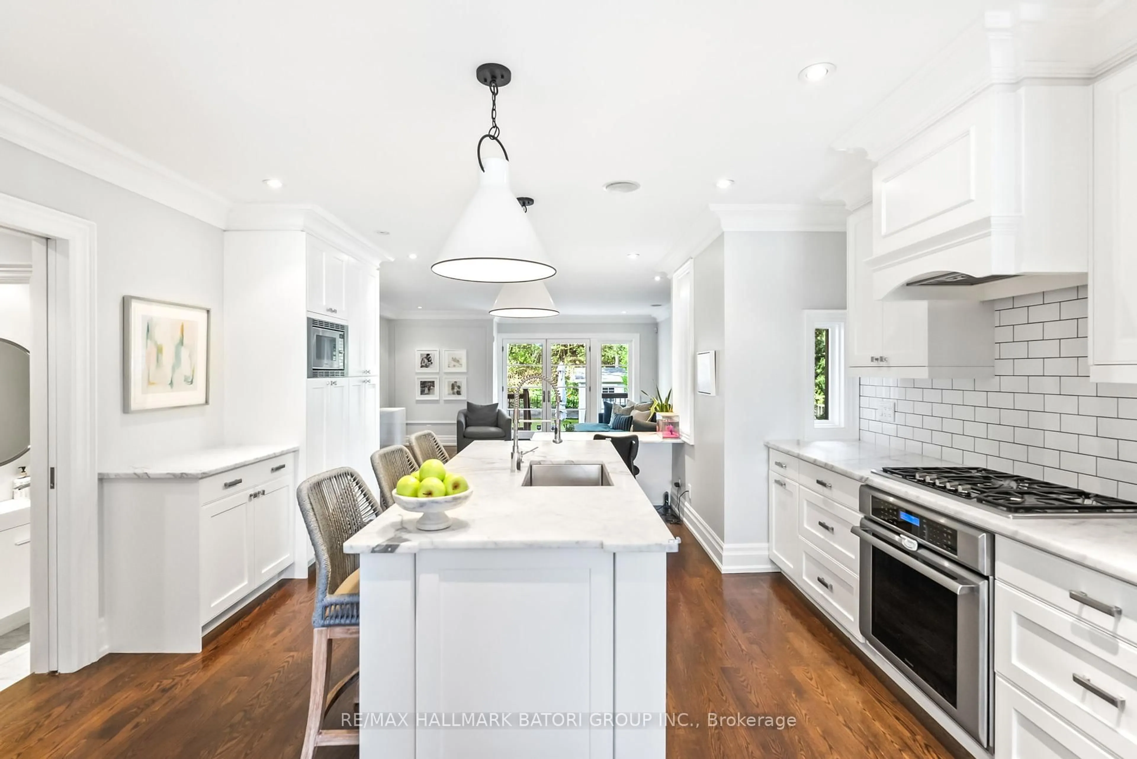 Open concept kitchen, ceramic/tile floor for 212 Roselawn Ave, Toronto Ontario M4R 1E9