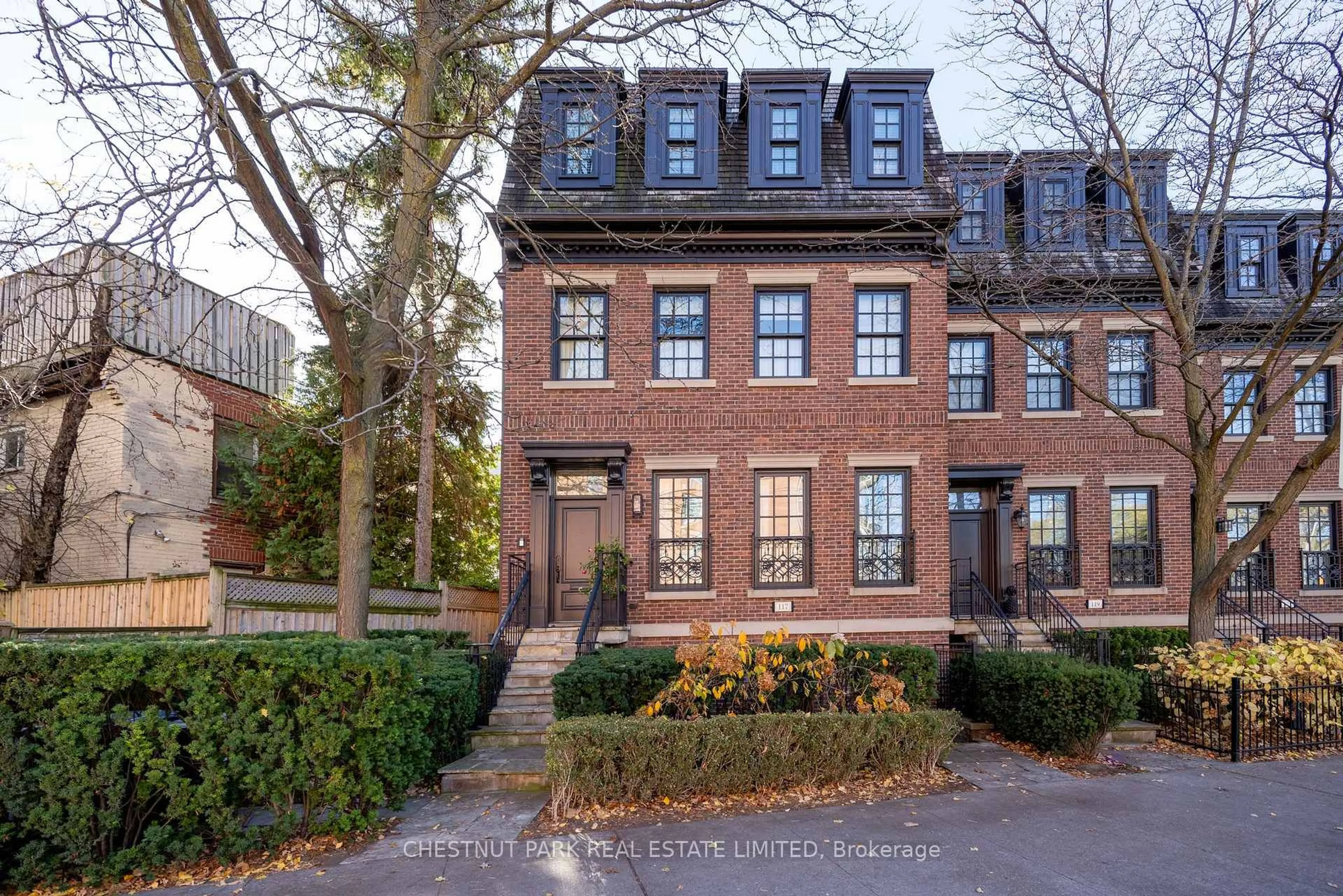 Home with brick exterior material, street for 117 Davenport Rd, Toronto Ontario M5R 1H8