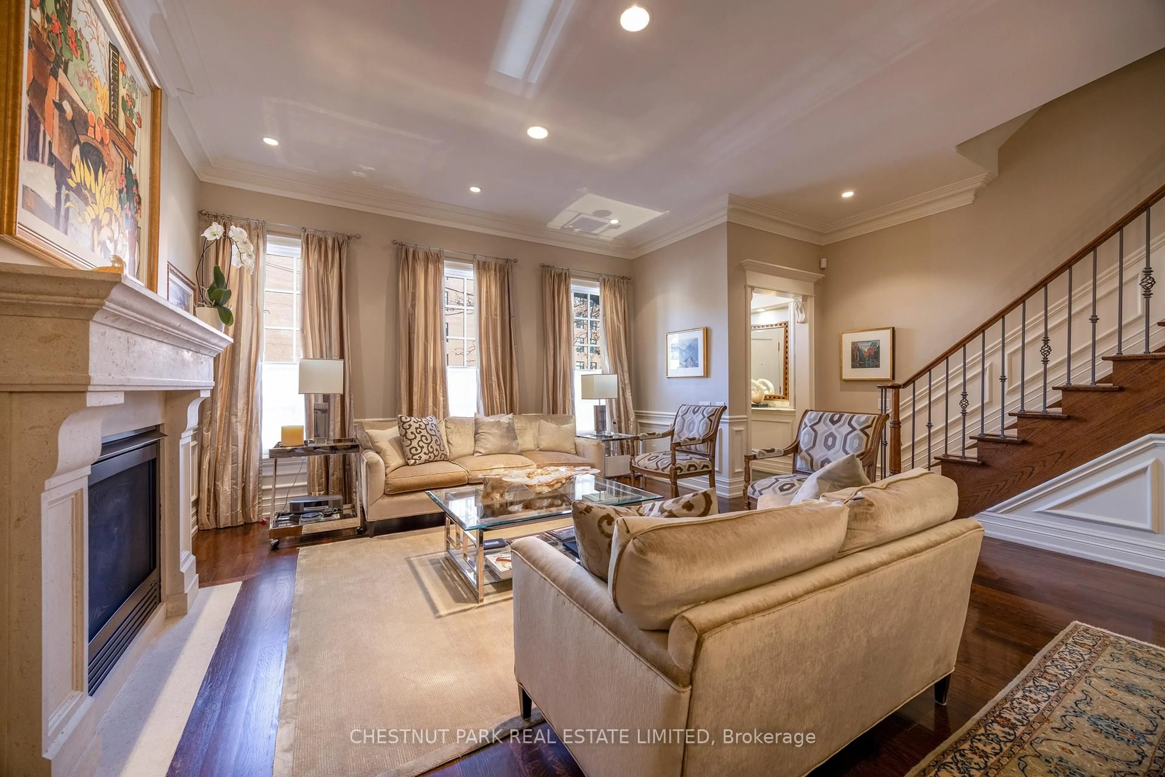 Living room with furniture, unknown for 117 Davenport Rd, Toronto Ontario M5R 1H8