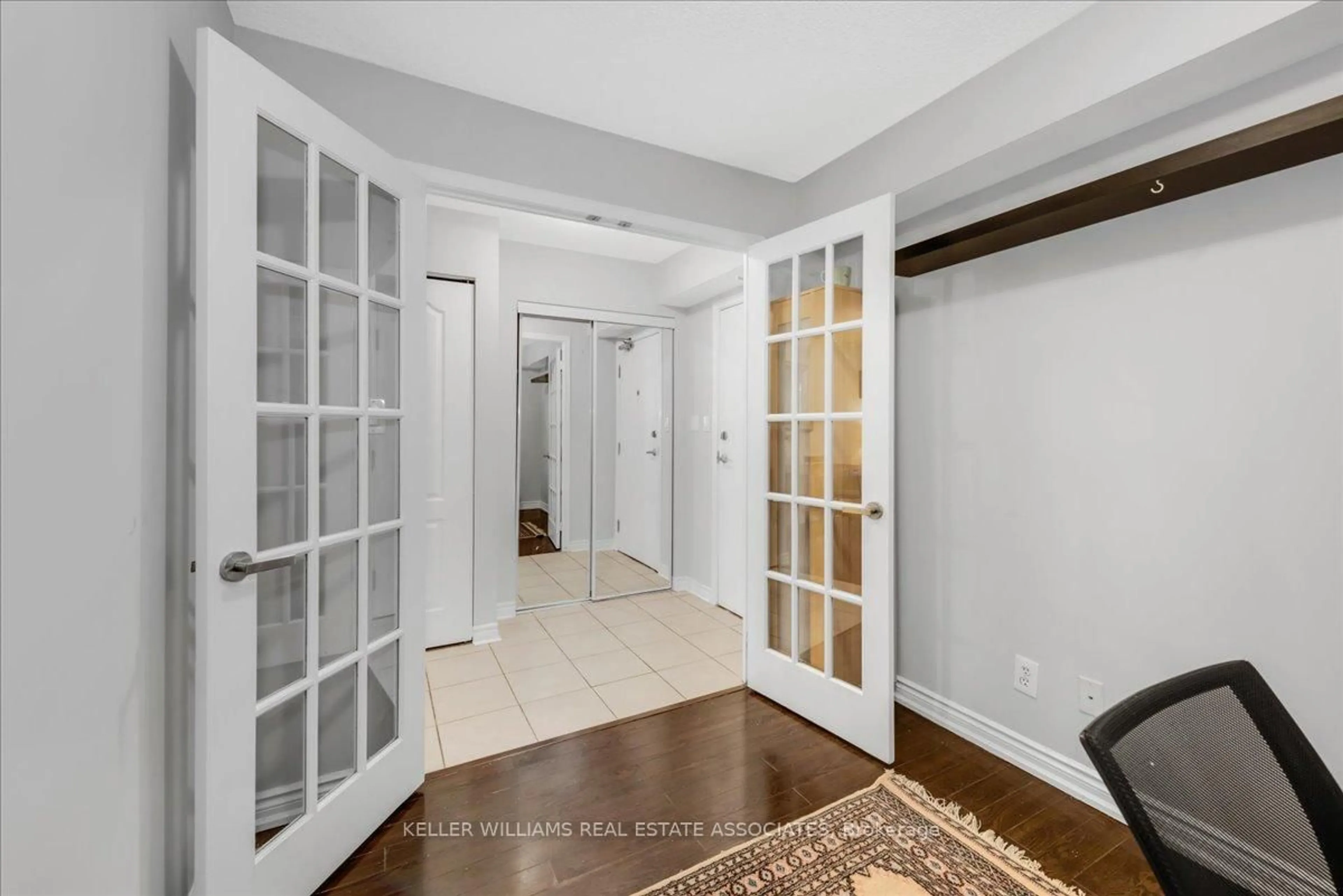 Indoor entryway for 3 Rean Dr #1711, Toronto Ontario M2K 3C2