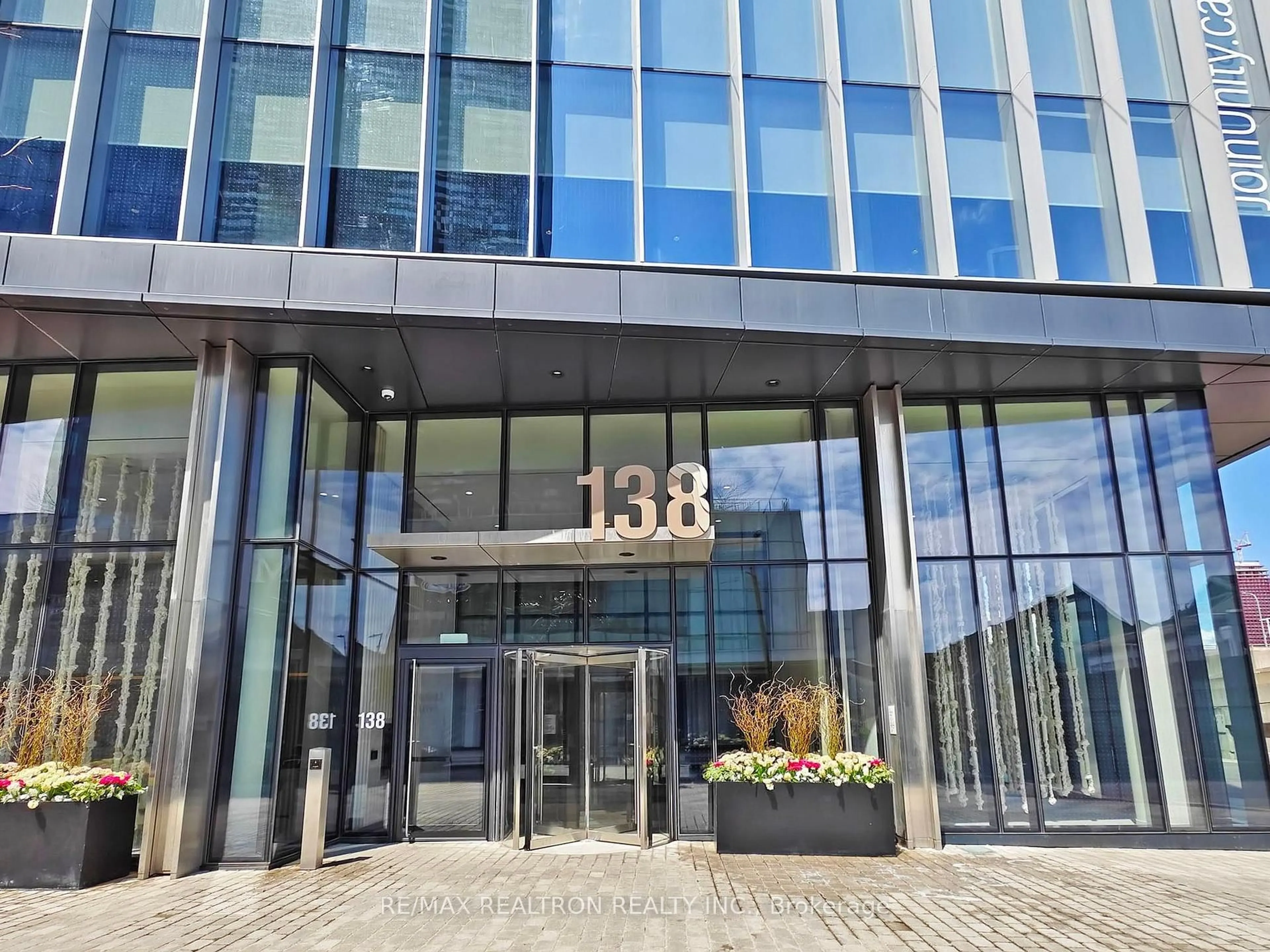 Indoor foyer for 138 Downes St #2906, Toronto Ontario M5E 0E4