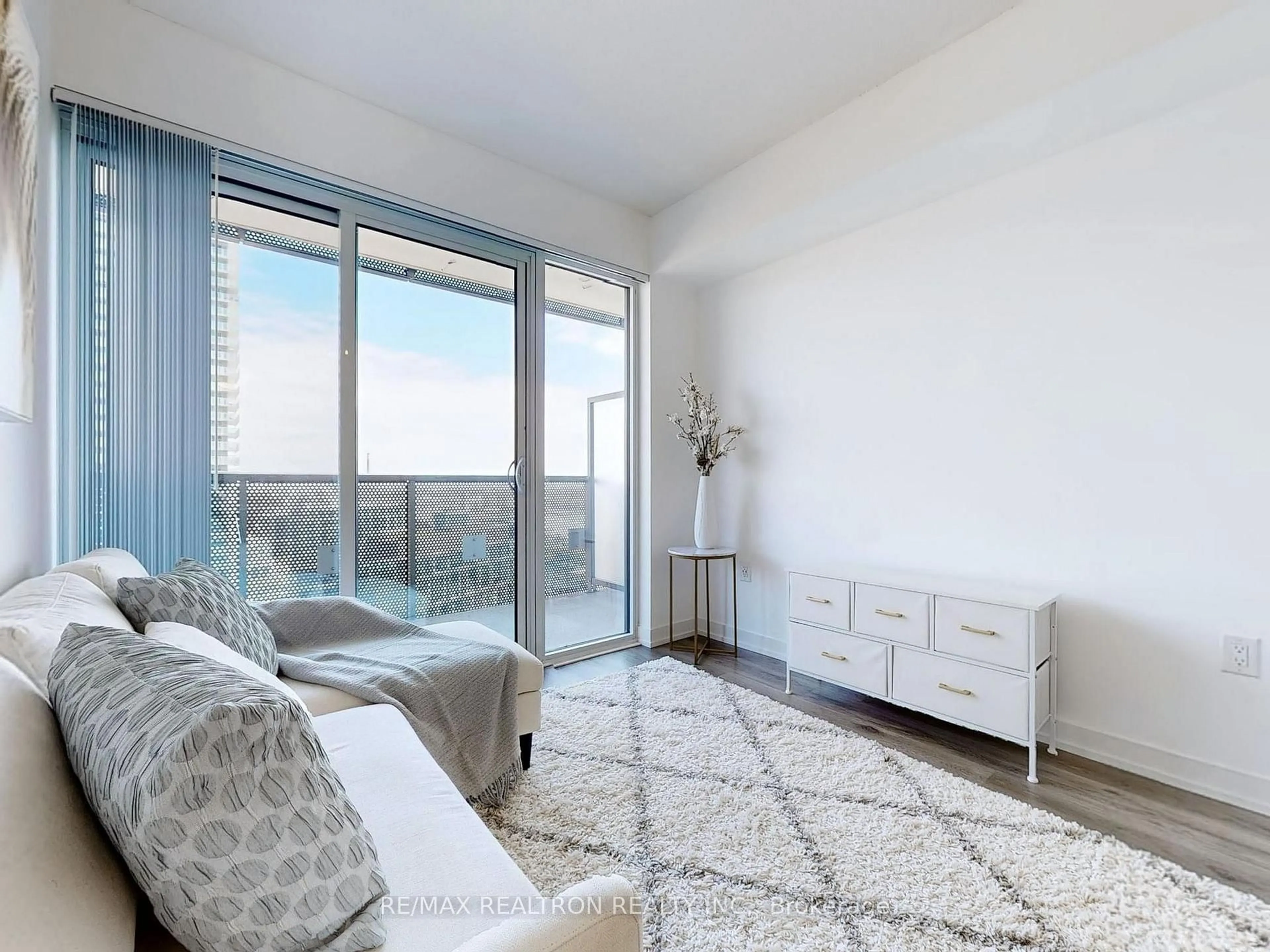 Living room with furniture, unknown for 138 Downes St #2906, Toronto Ontario M5E 0E4
