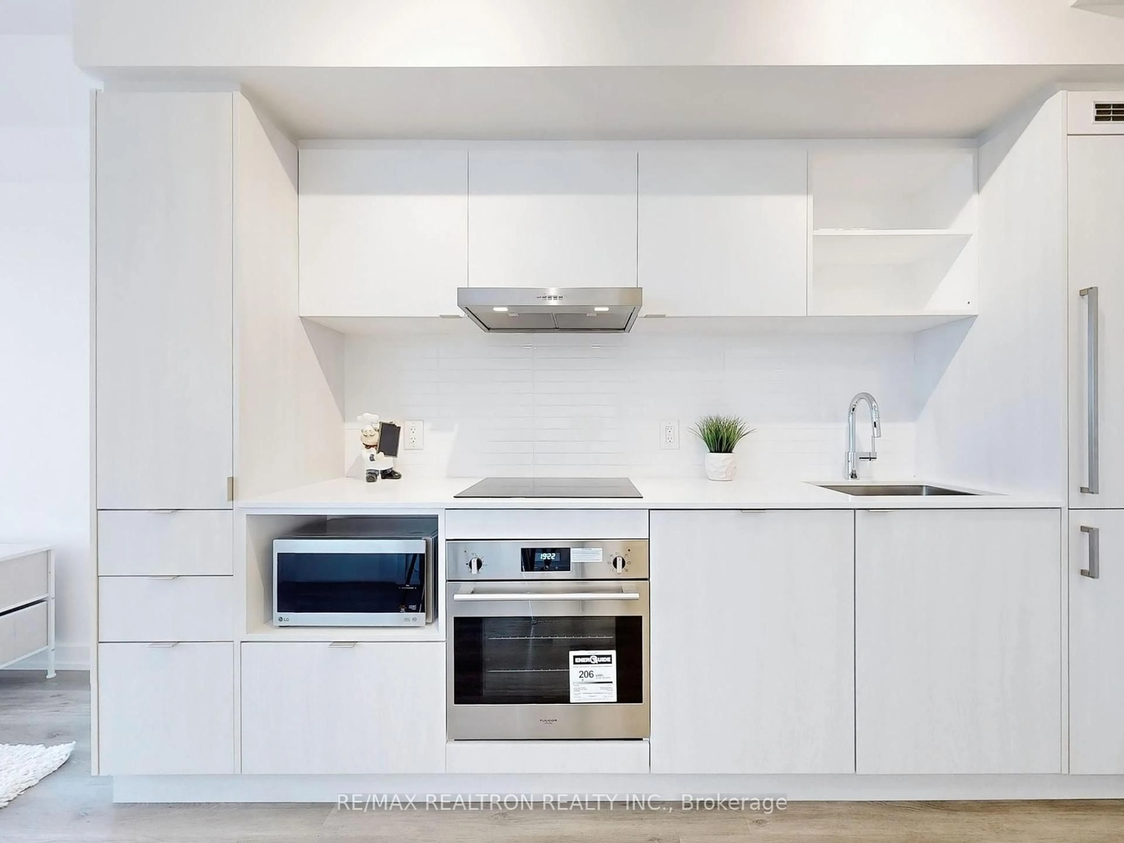 Standard kitchen, unknown for 138 Downes St #2906, Toronto Ontario M5E 0E4