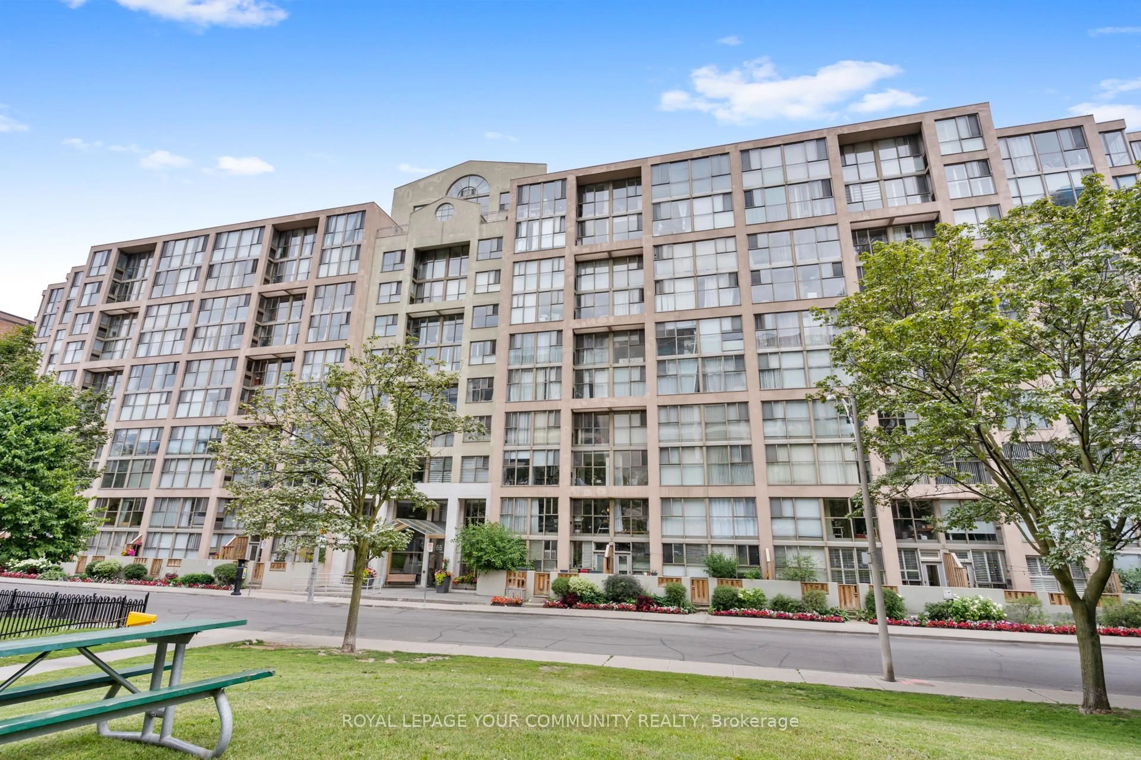 Unknown for 65 Scadding Ave #208, Toronto Ontario M5A 4L1