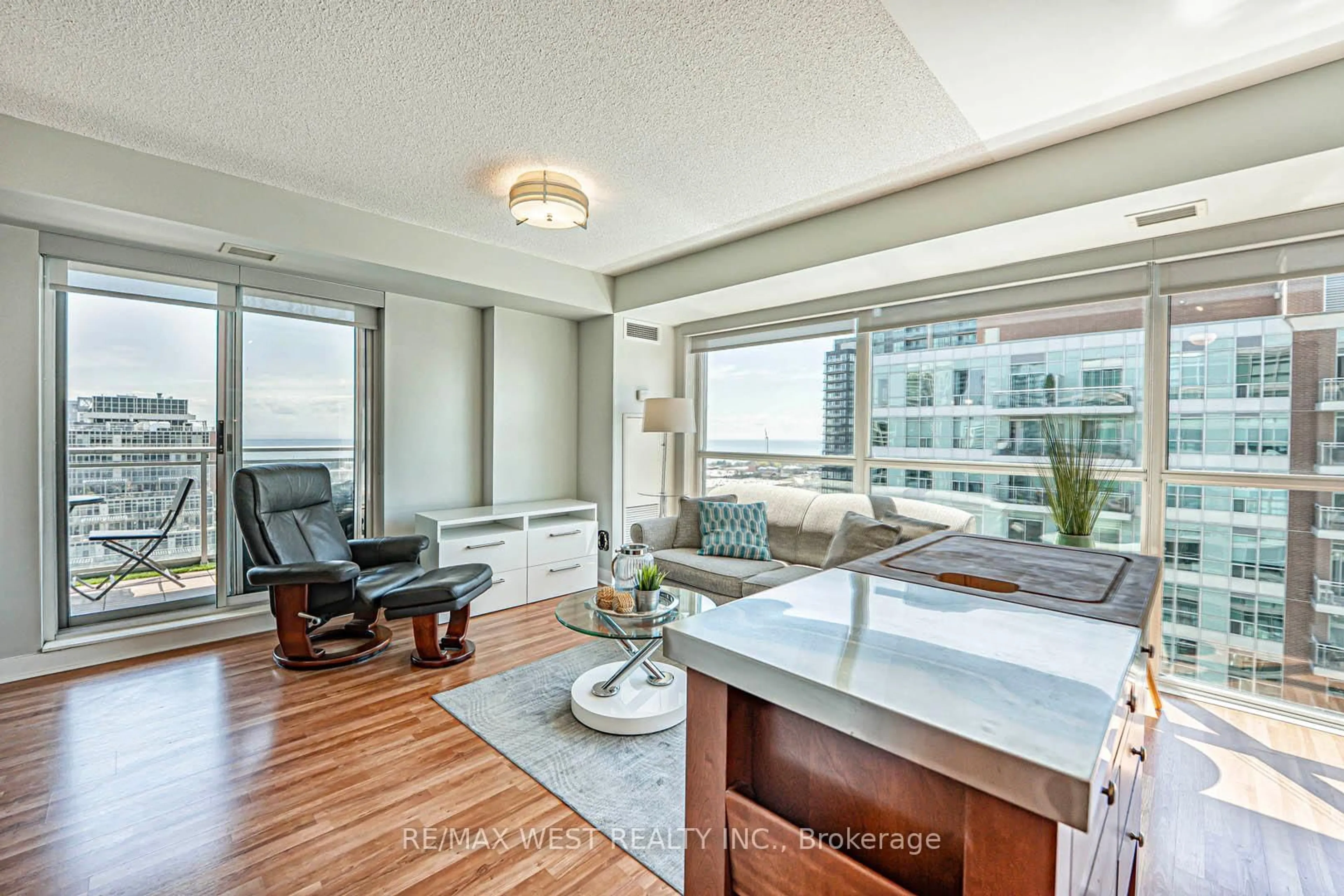 Open concept kitchen, unknown for 80 Western Battery Rd #2311, Toronto Ontario M6K 3S1