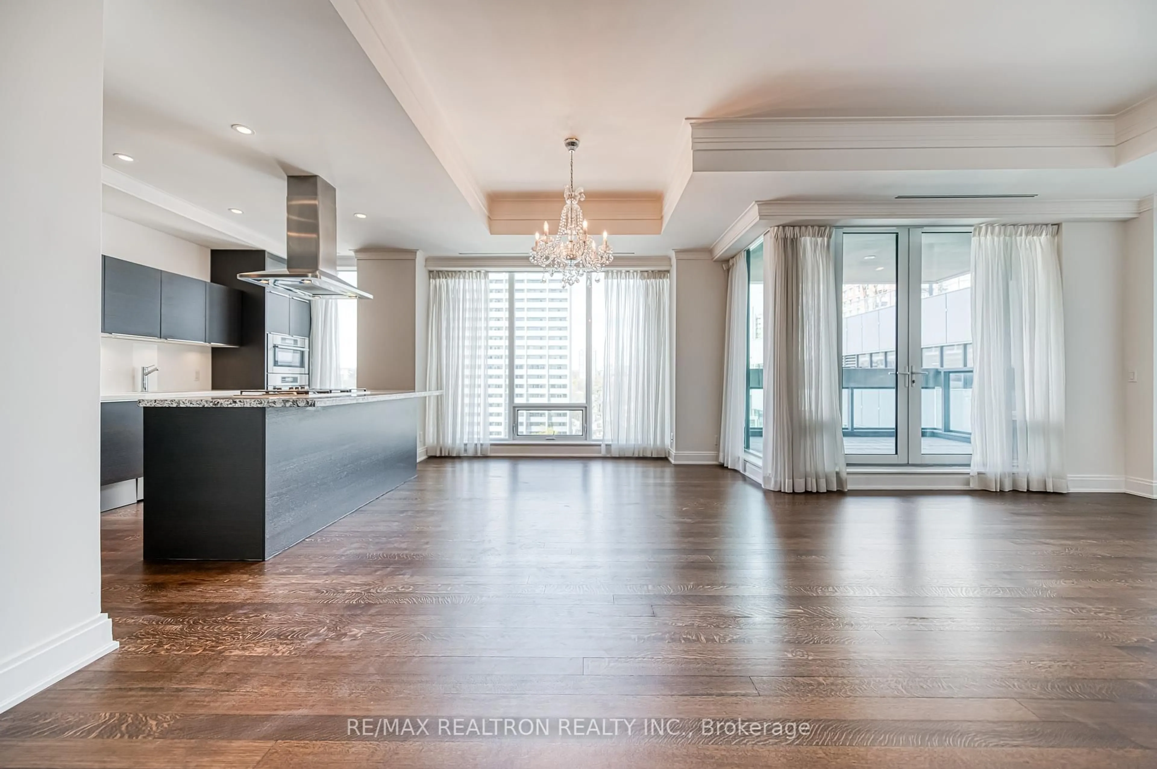 Open concept kitchen, wood/laminate floor for 206 Bloor St #801, Toronto Ontario M5S 1T8