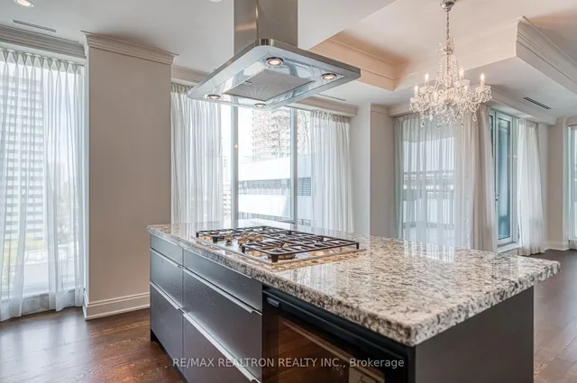 Additional property image - 206 Bloor St Unit 801