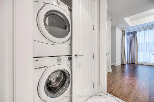Additional property image - 206 Bloor St Unit 801