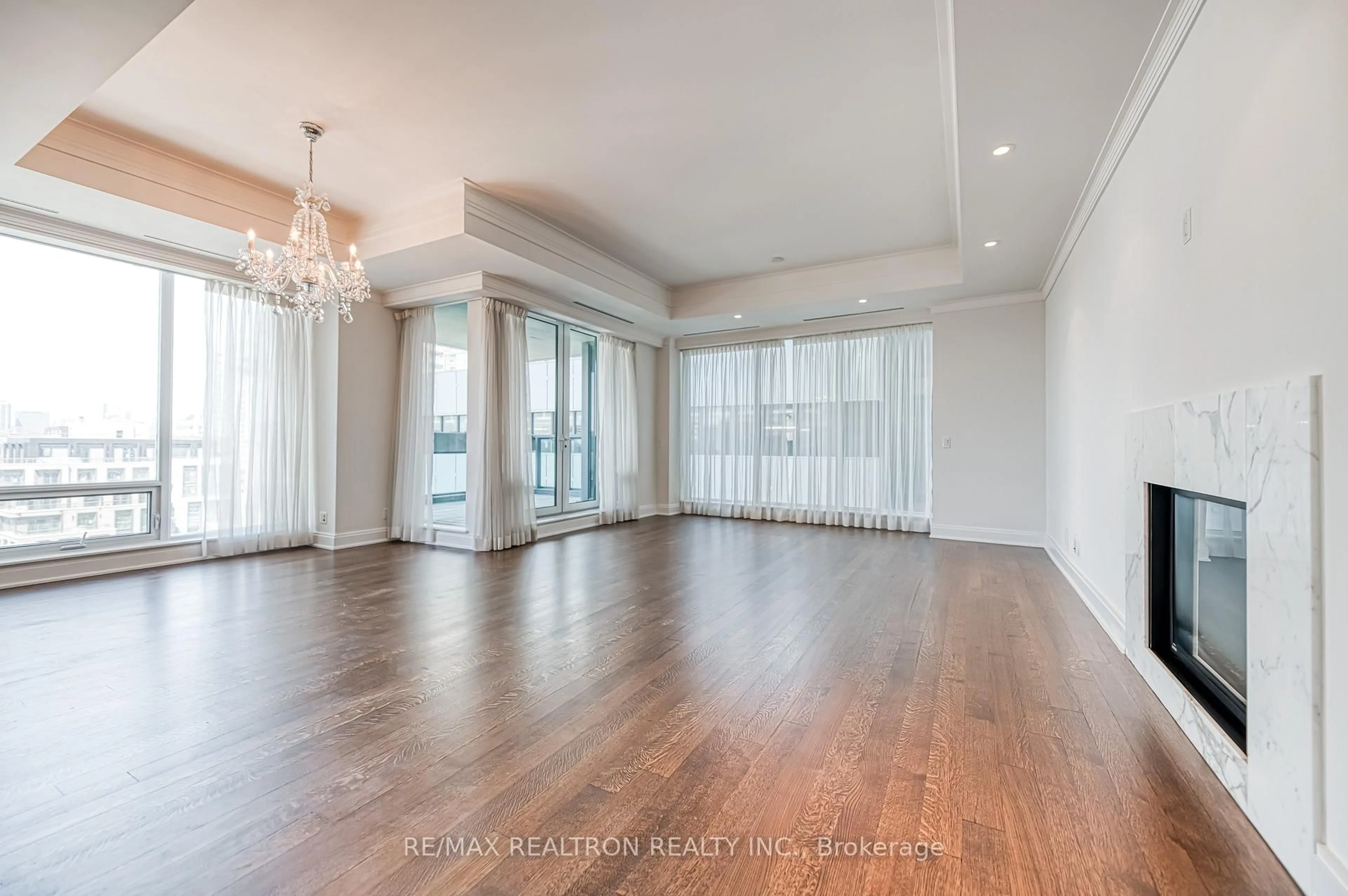 Unknown for 206 Bloor St #801, Toronto Ontario M5S 1T8