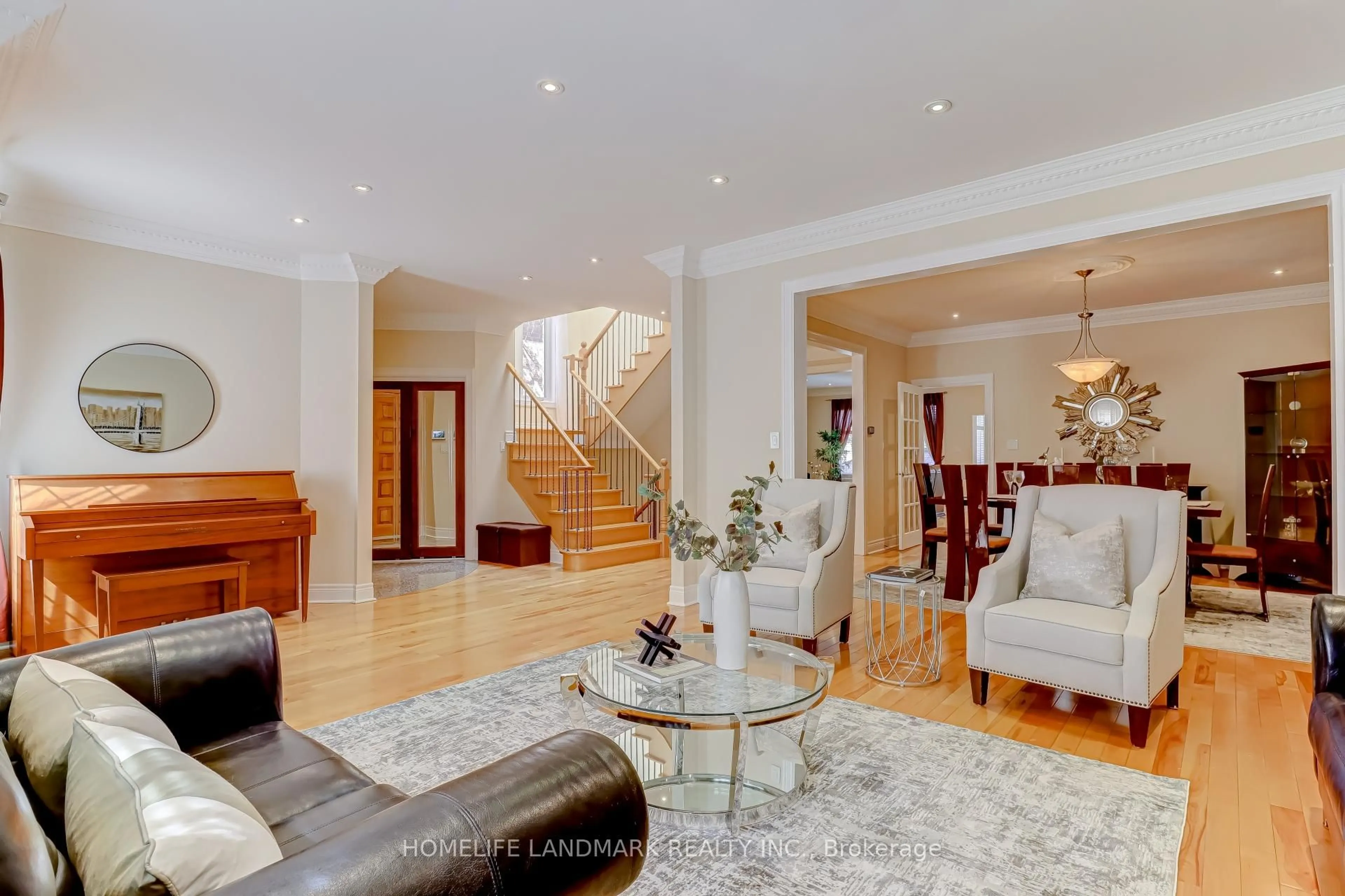 Living room with furniture, unknown for 217 Wilfred Ave, Toronto Ontario M2N 5E2