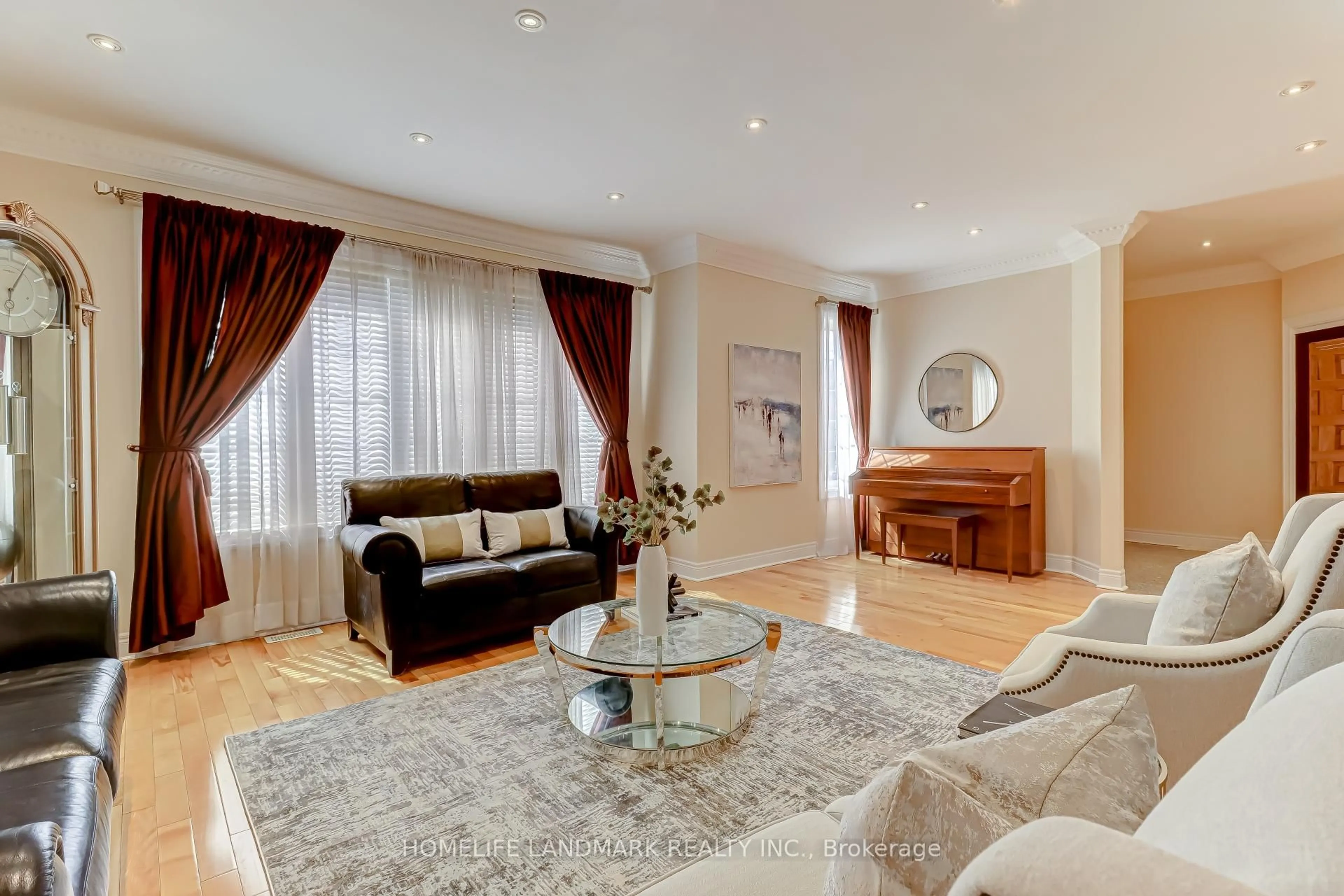 Living room with furniture, unknown for 217 Wilfred Ave, Toronto Ontario M2N 5E2